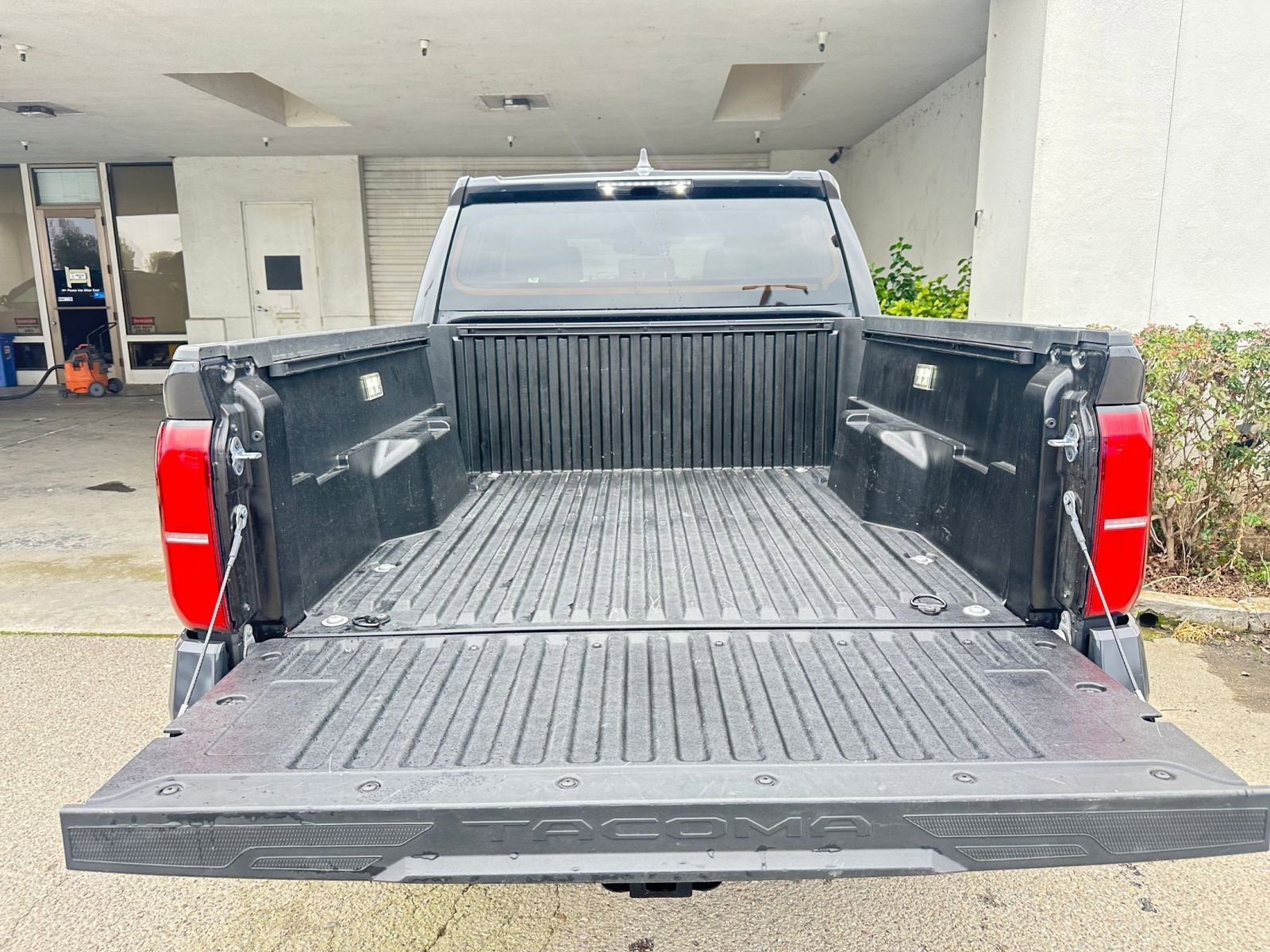 Thumbnail: 2025 Toyota Tacoma - 32