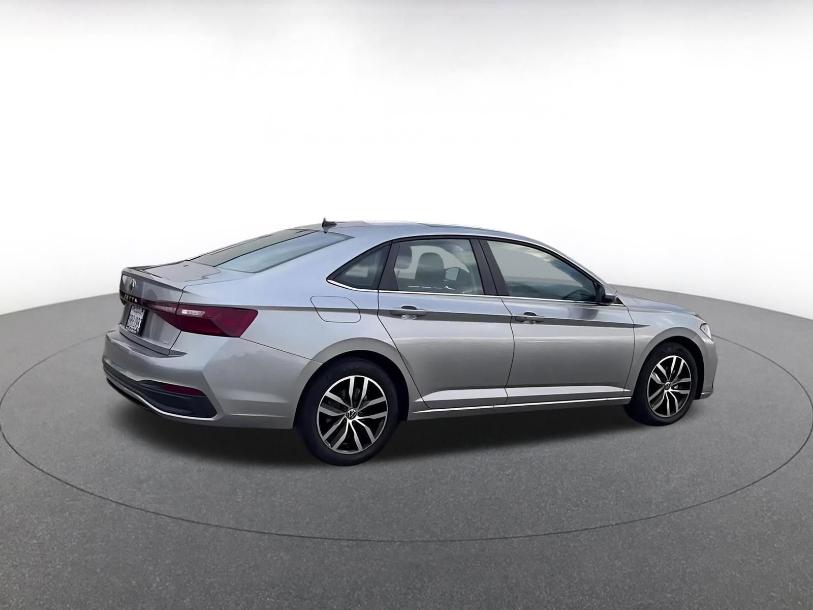 Thumbnail: 2025 Volkswagen Jetta - 14