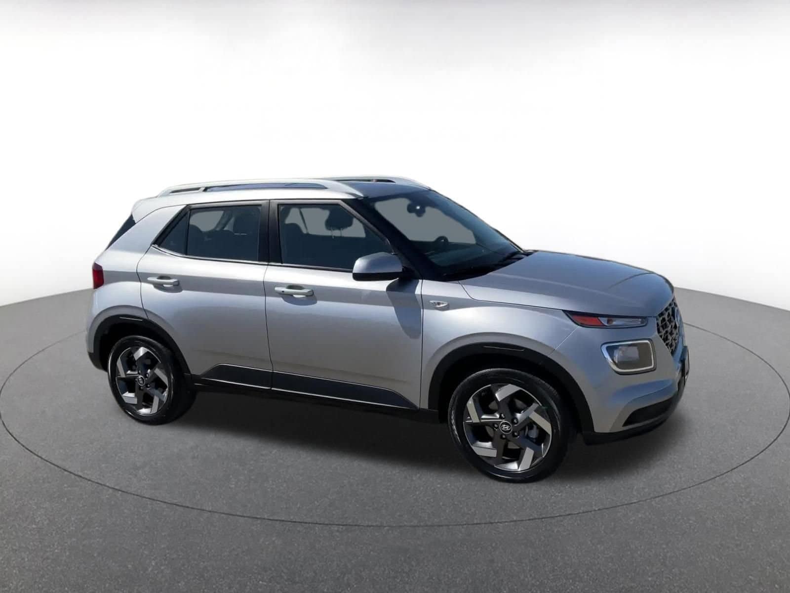 Thumbnail: 2025 Hyundai Venue - 2