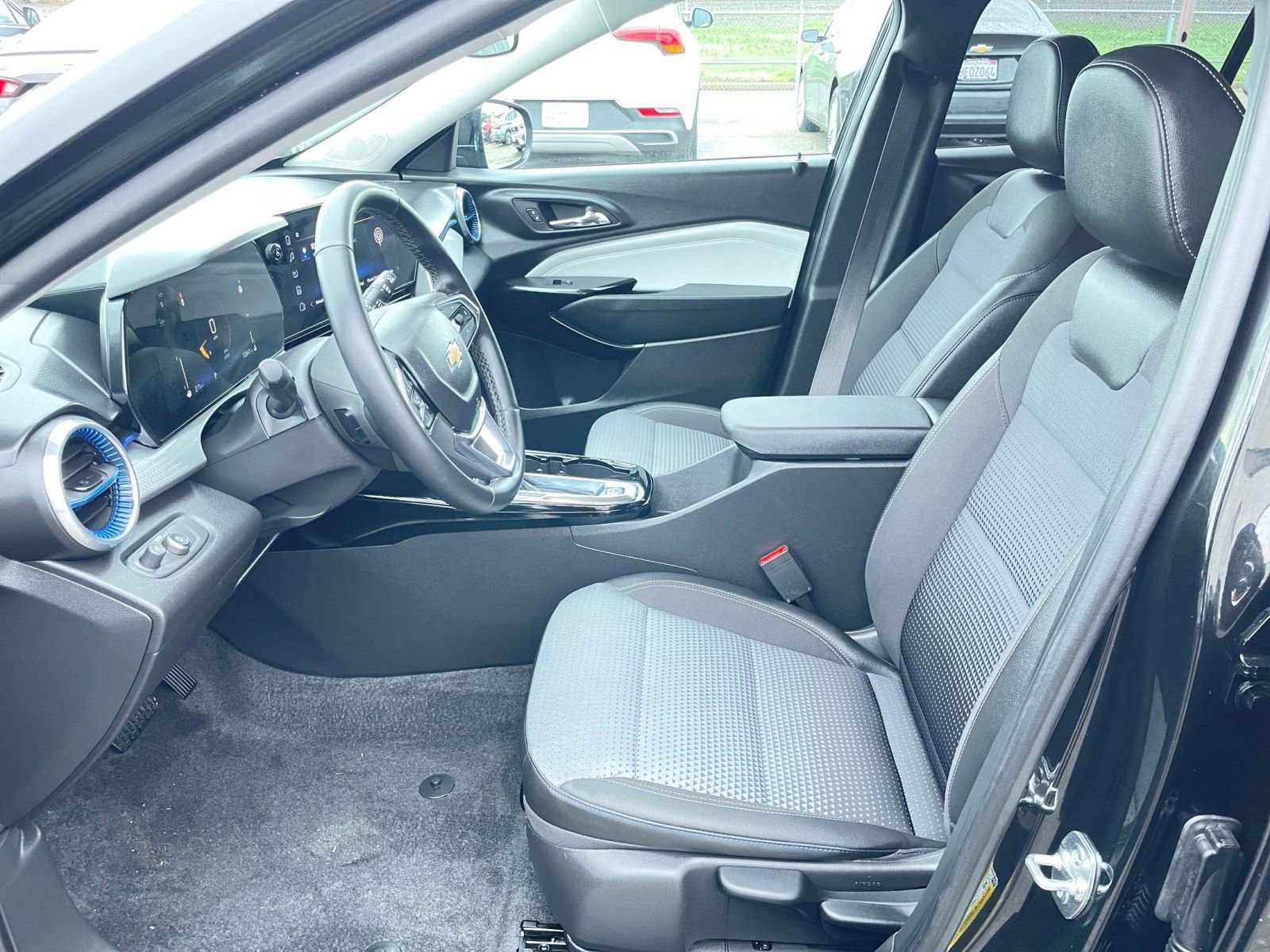 Thumbnail: 2025 Chevrolet Trax - 27