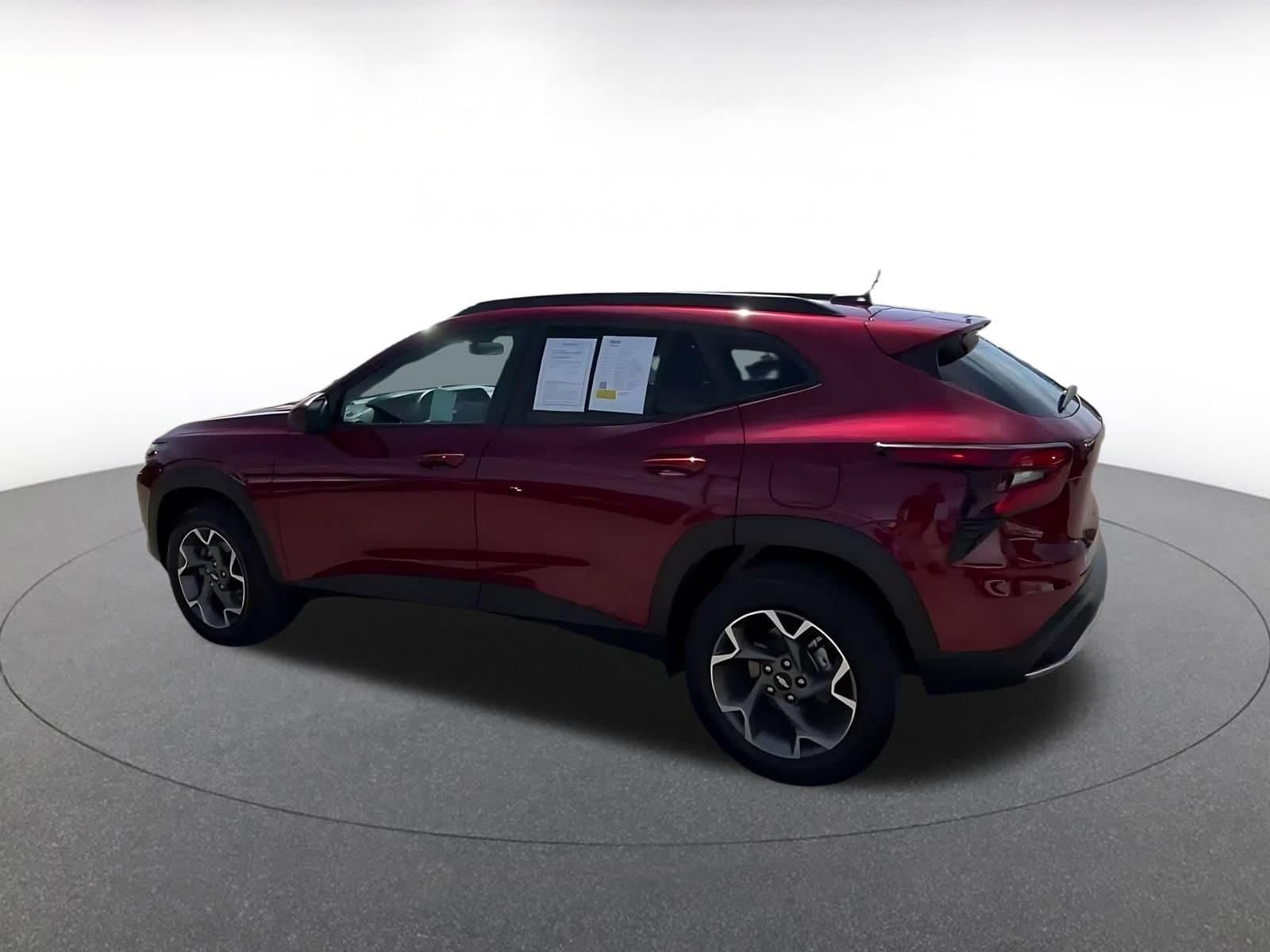 Thumbnail: 2025 Chevrolet Trax - 8