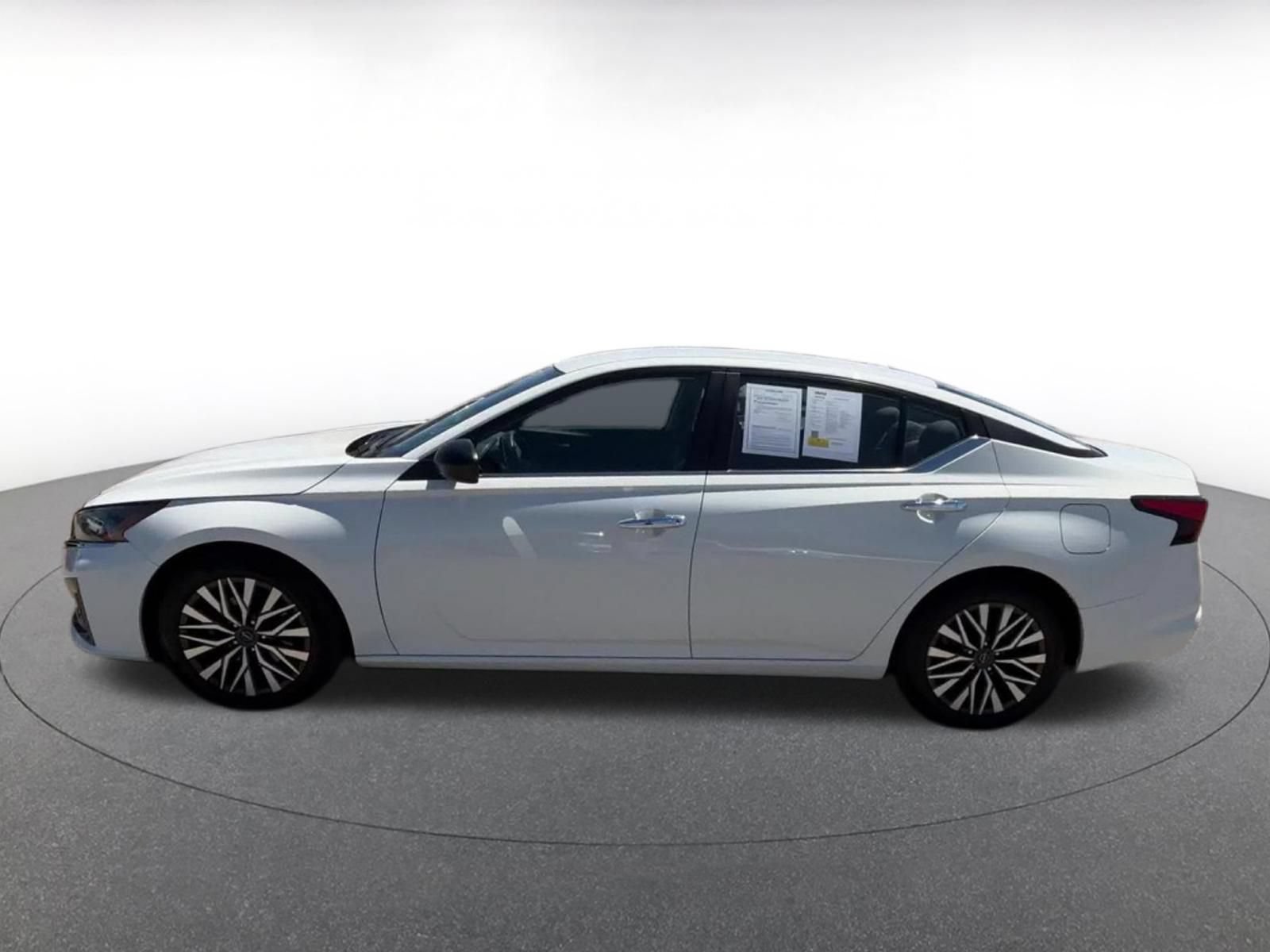 Thumbnail: 2025 Nissan Altima - 9