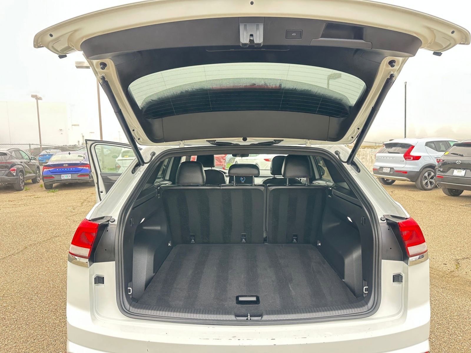 Thumbnail: 2025 Volkswagen Atlas - 32