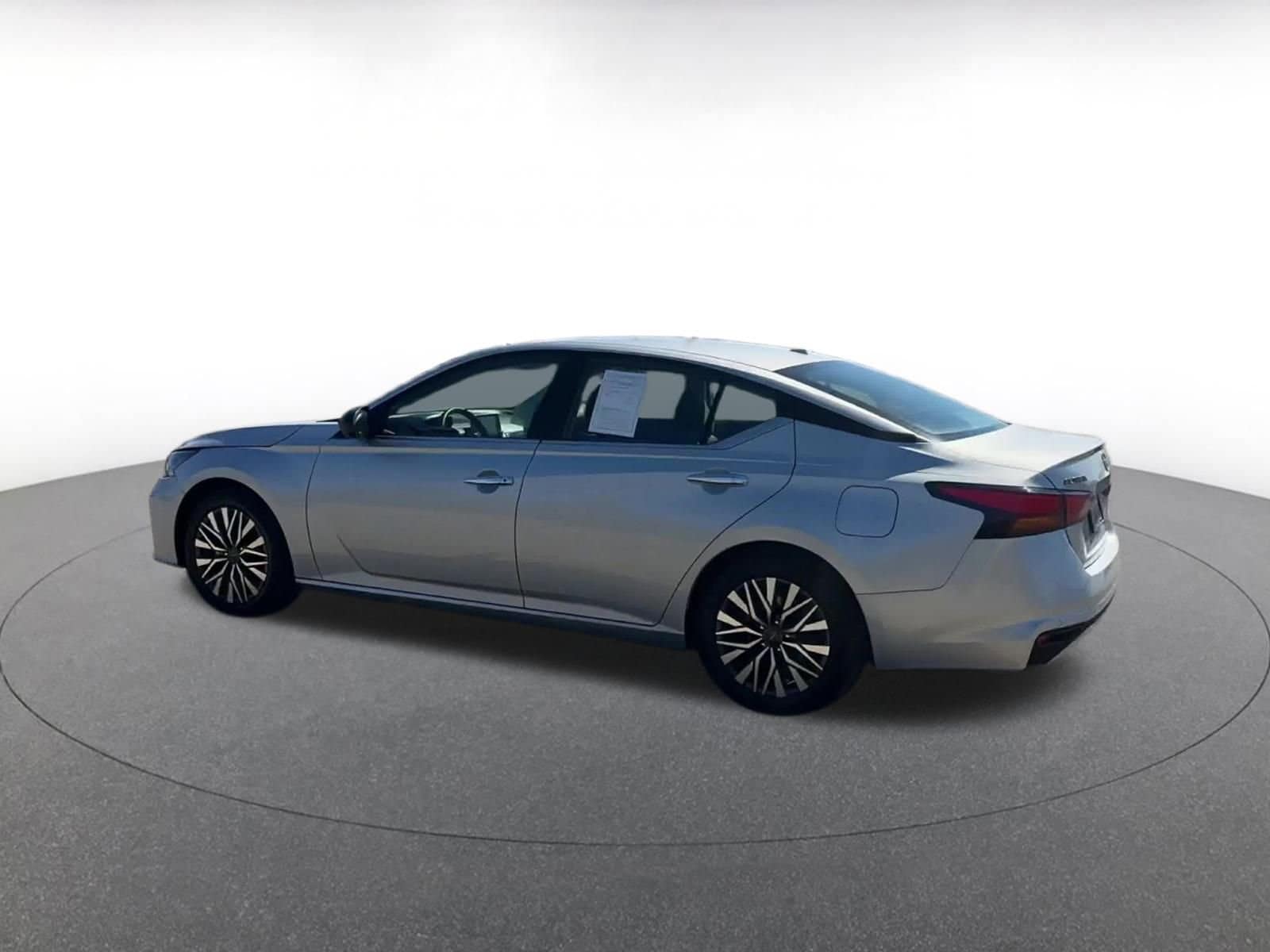 Thumbnail: 2024 Nissan Altima - 10