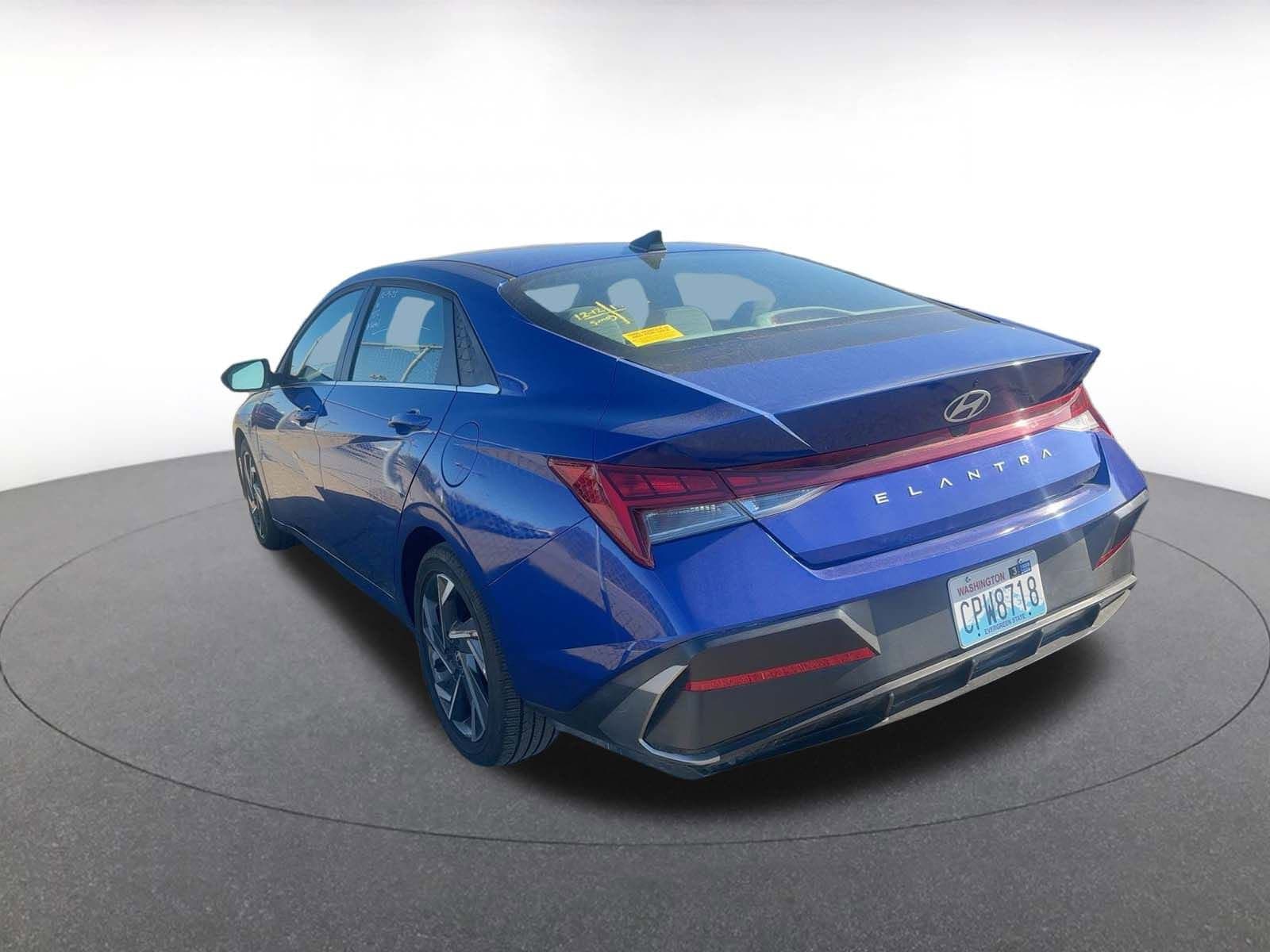 Thumbnail: 2025 Hyundai Elantra - 4
