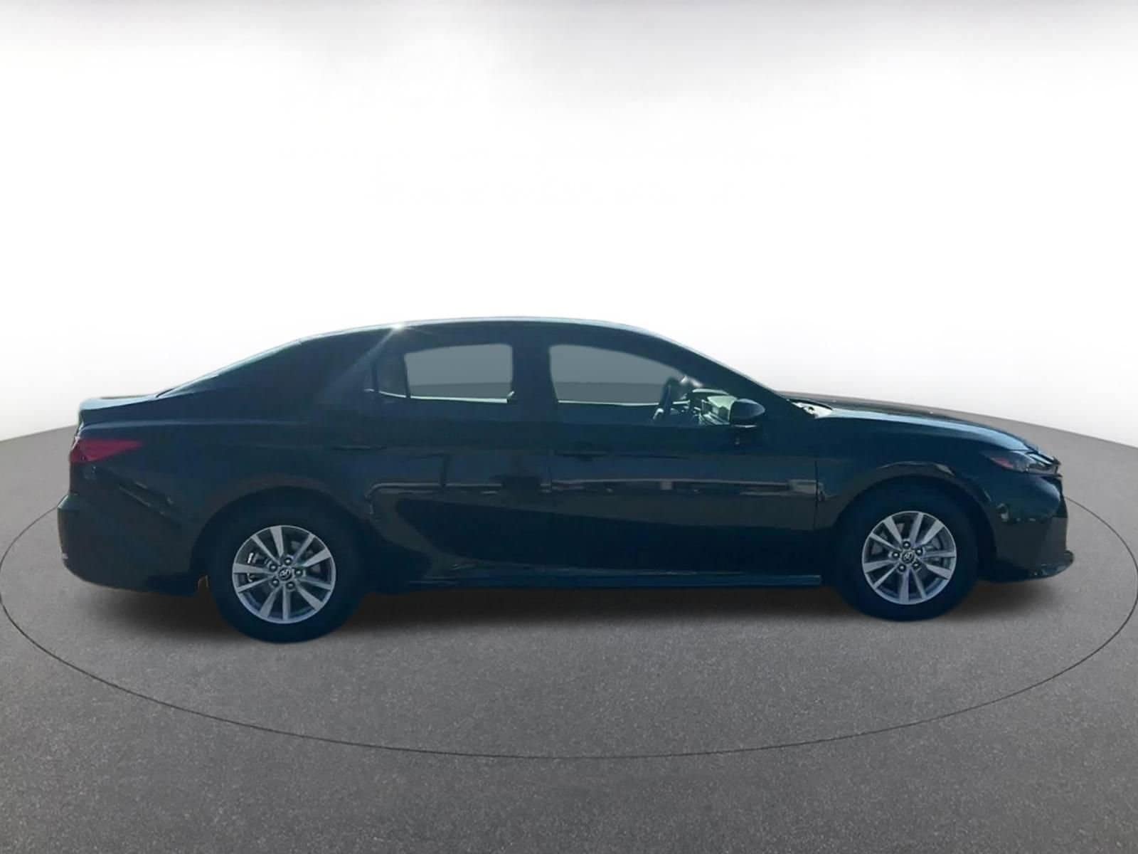Thumbnail: 2025 Toyota Camry - 15