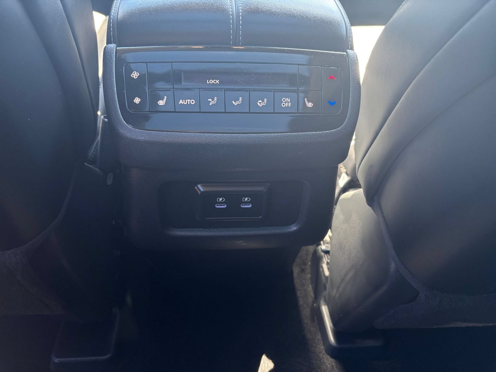 Thumbnail: 2026 INFINITI QX60 - 25