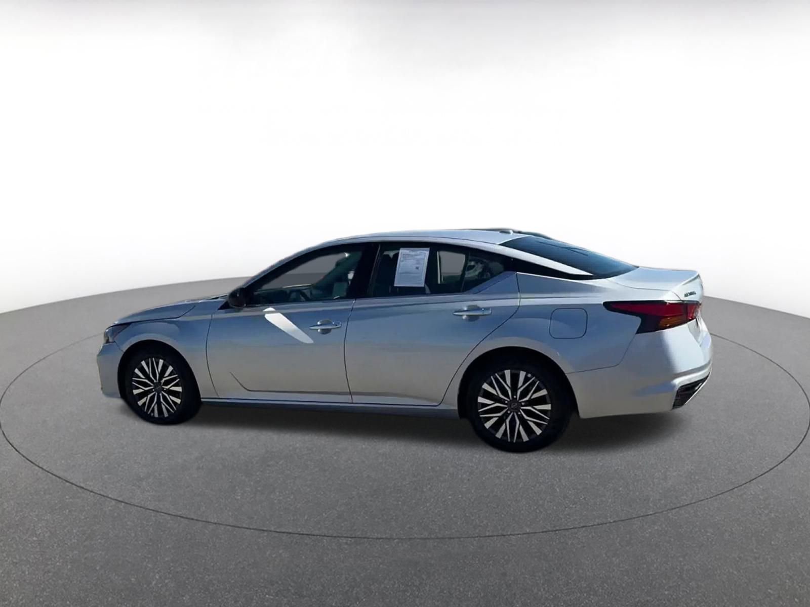 Thumbnail: 2024 Nissan Altima - 10