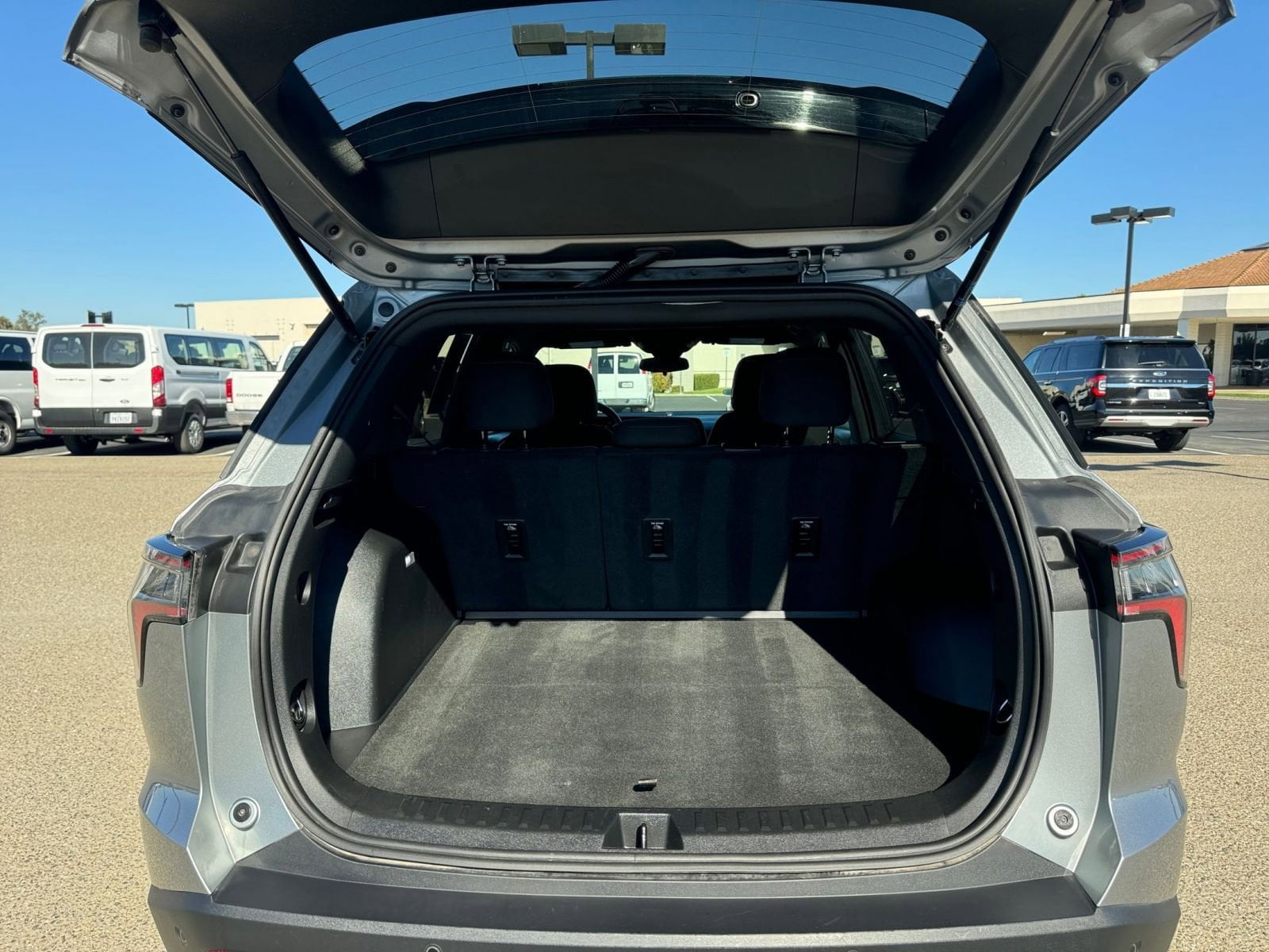 Thumbnail: 2025 Chevrolet Equinox - 31