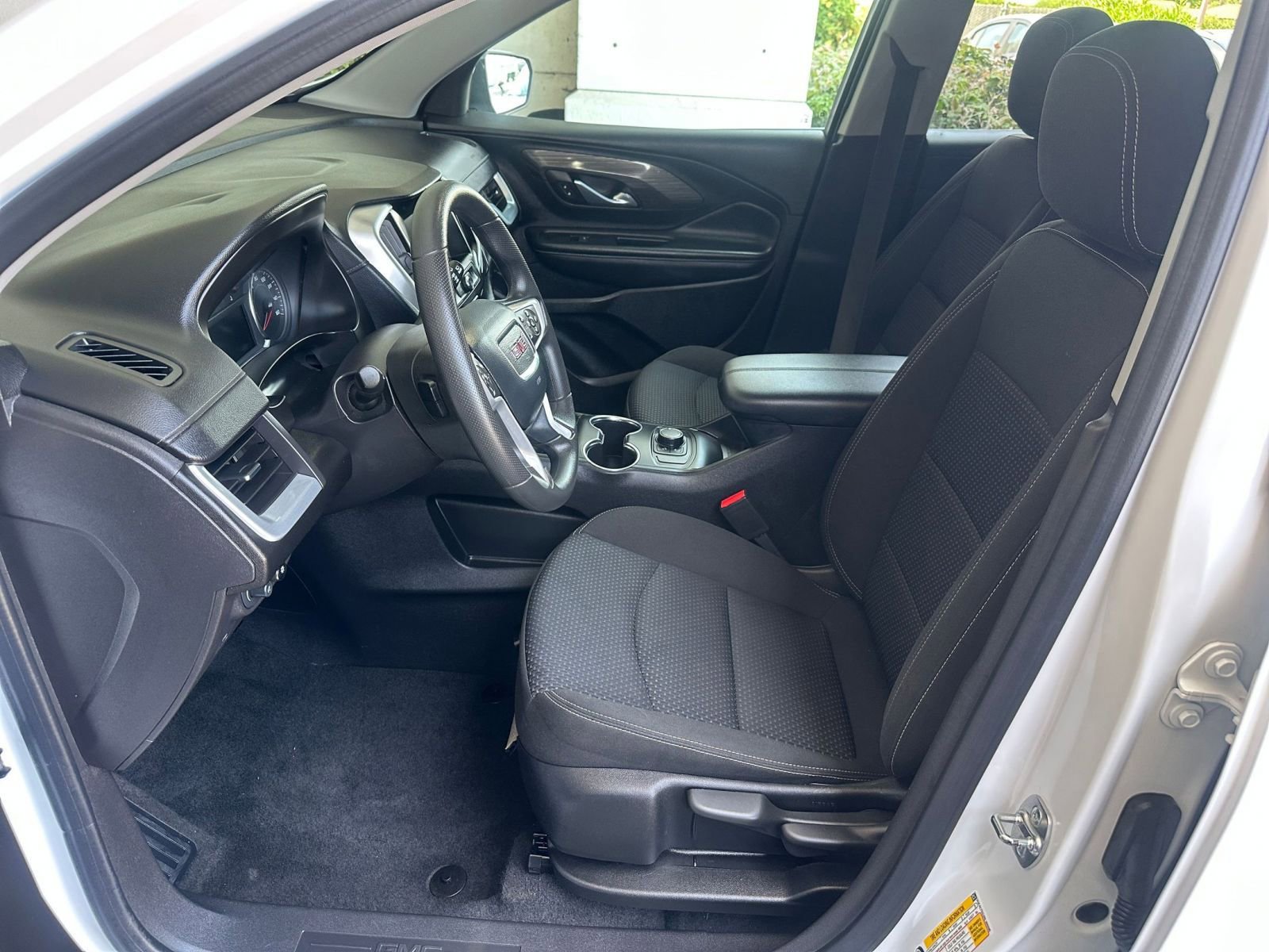 2024 GMC Terrain SLE 27