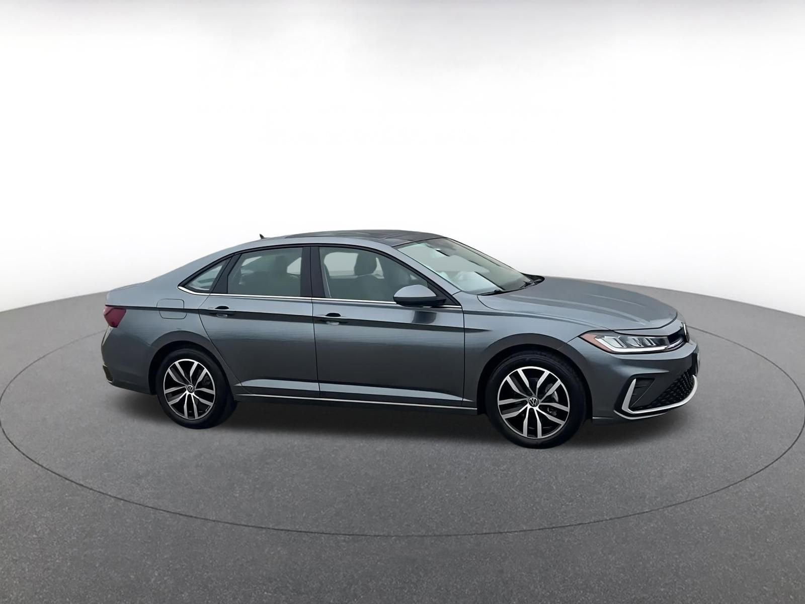 Thumbnail: 2025 Volkswagen Jetta - 2