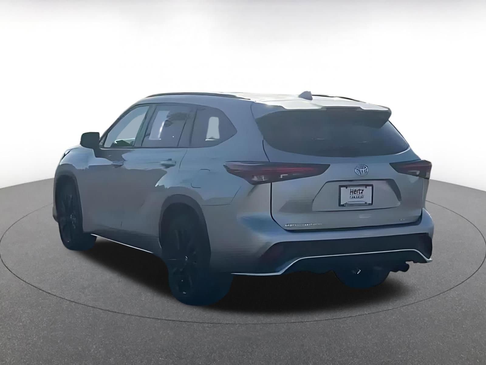 Thumbnail: 2025 Toyota Highlander - 10