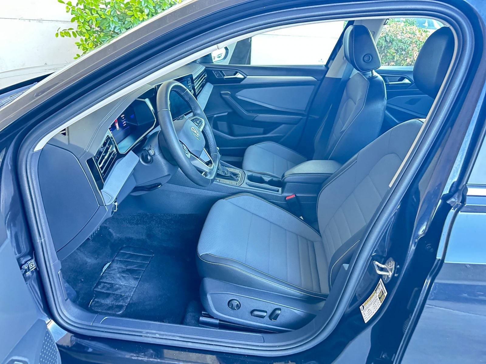 Thumbnail: 2025 Volkswagen Jetta - 27