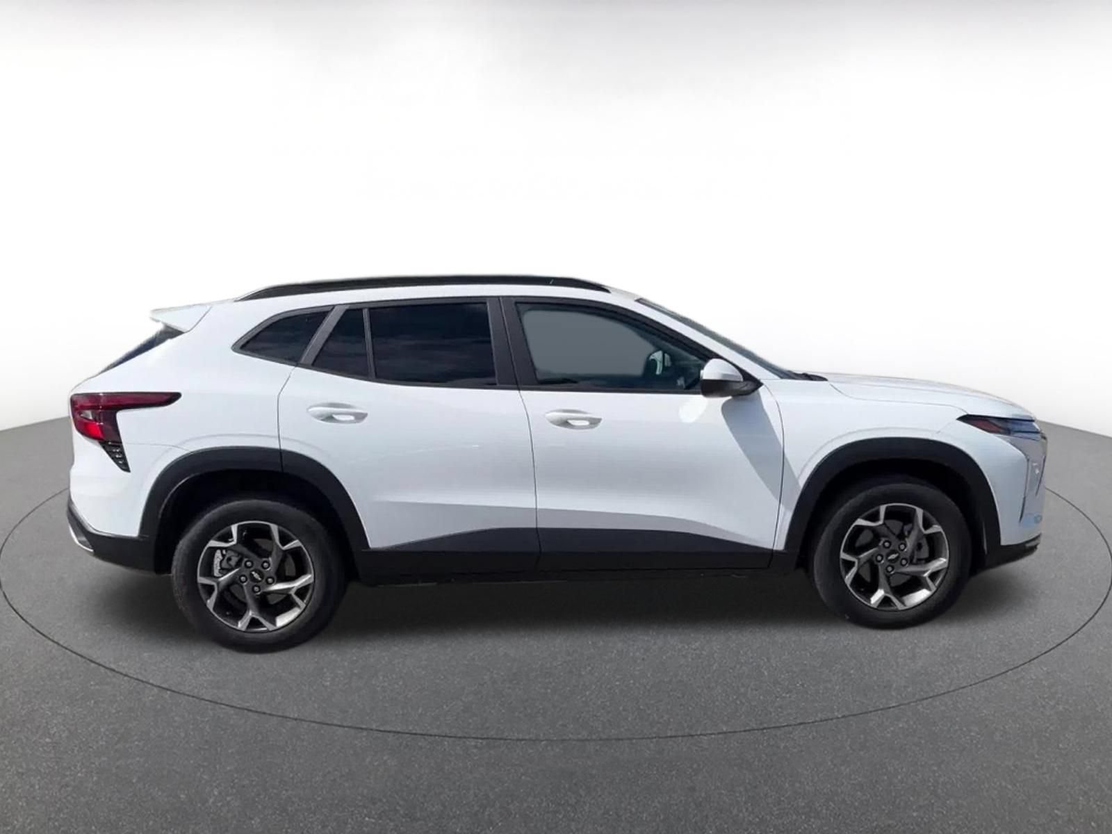 Thumbnail: 2025 Chevrolet Trax - 15