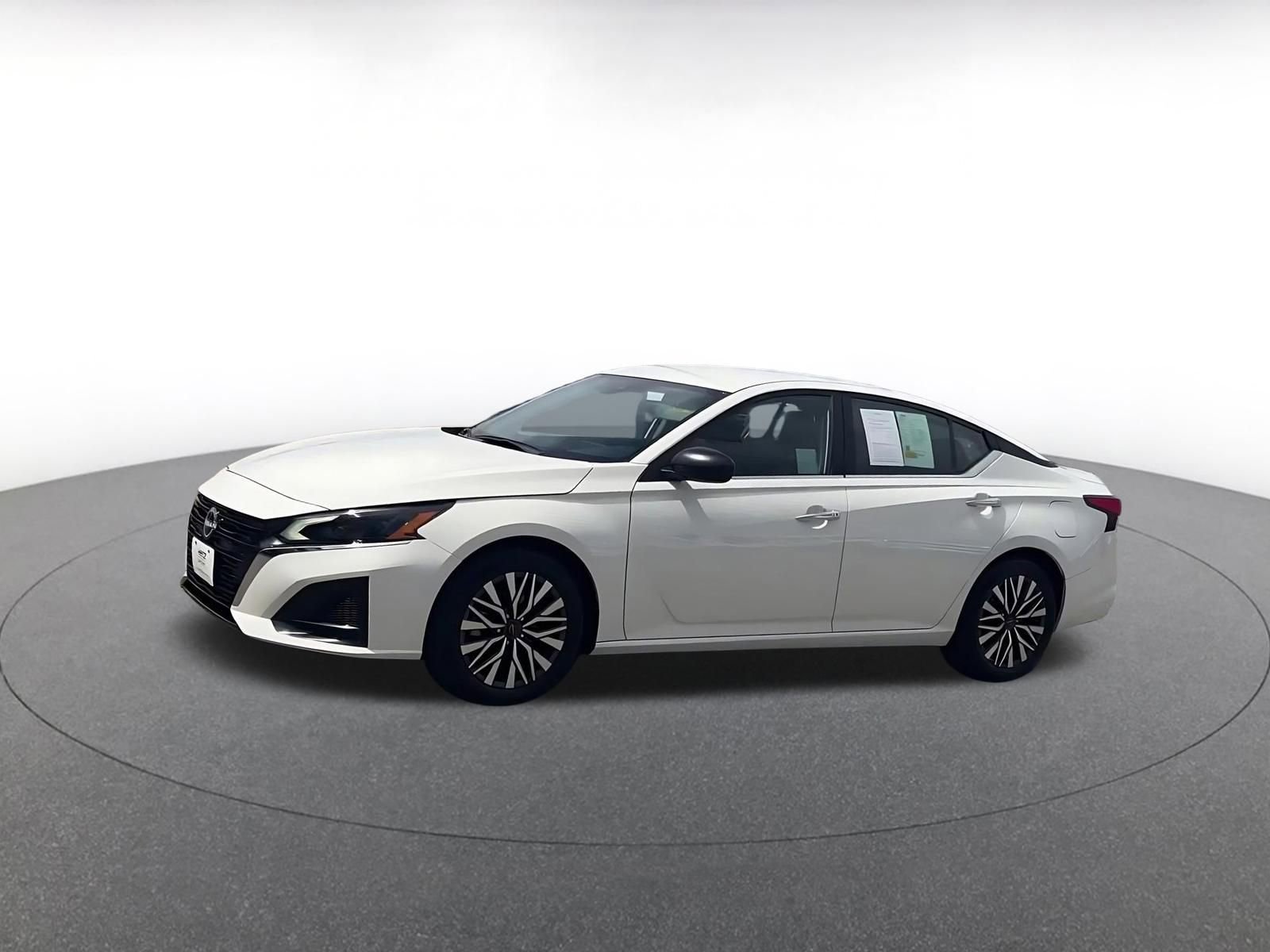 Thumbnail: 2025 Nissan Altima - 8