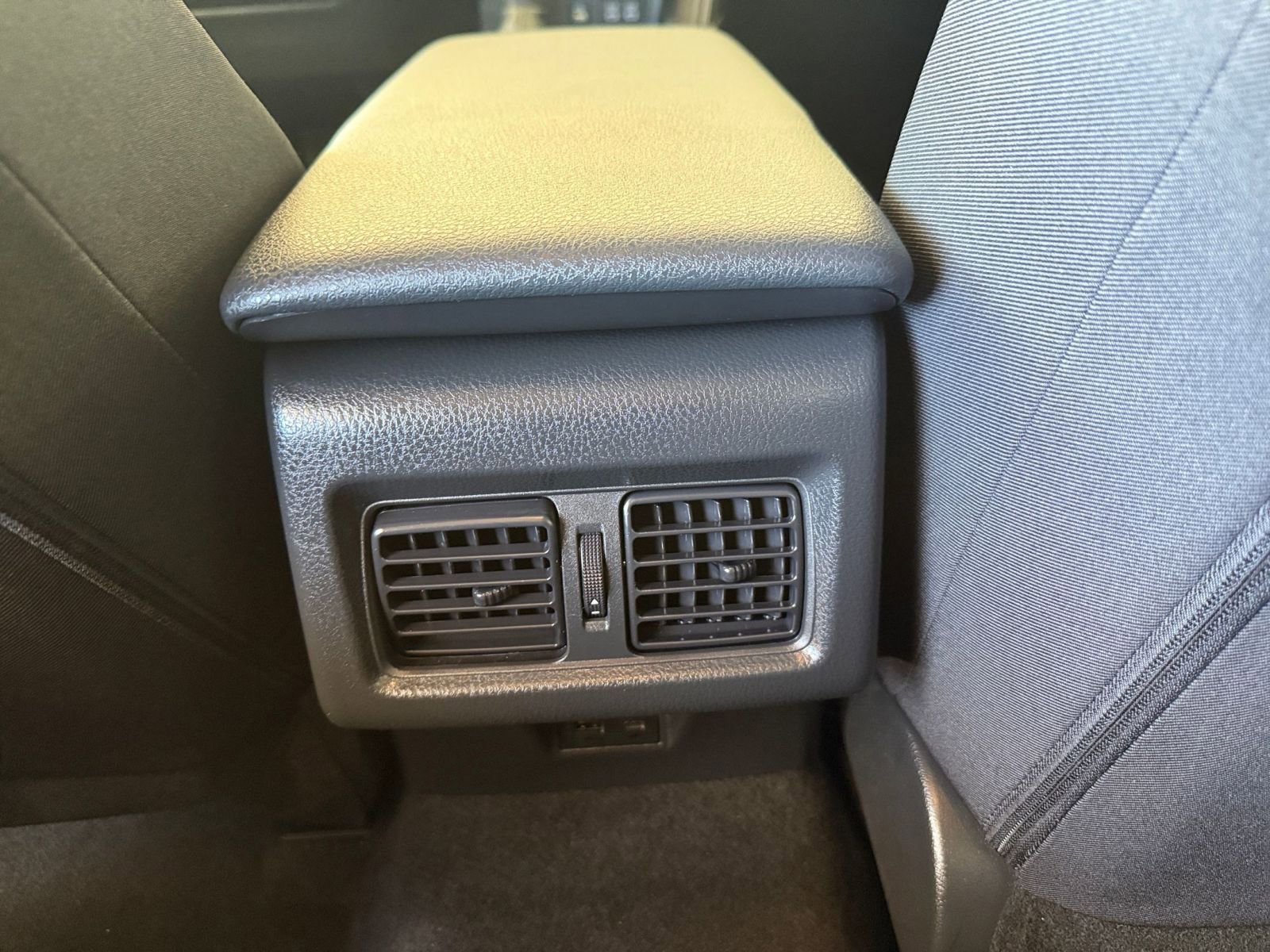 Thumbnail: 2025 Toyota Camry - 23