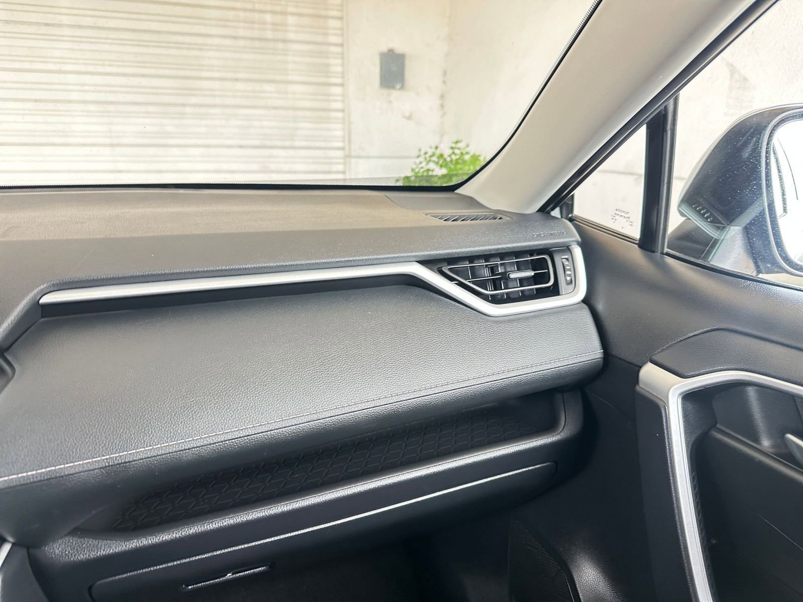 Thumbnail: 2025 Toyota RAV4 - 35