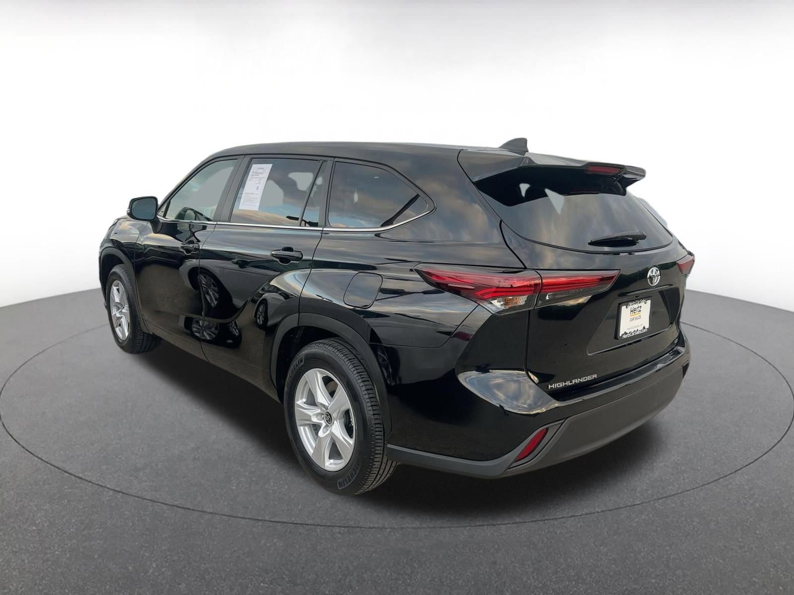 Thumbnail: 2025 Toyota Highlander - 3