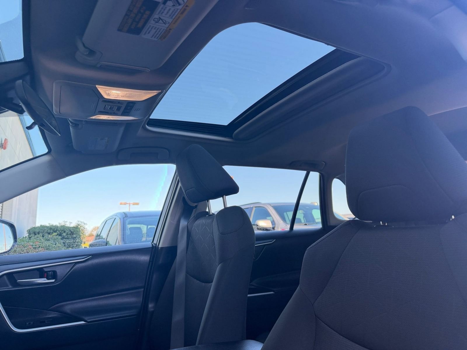 Thumbnail: 2025 Toyota RAV4 - 30