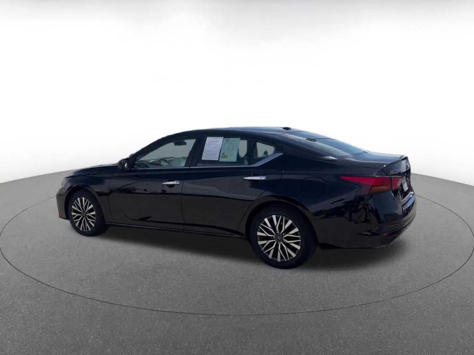 Thumbnail: 2025 Nissan Altima - 10