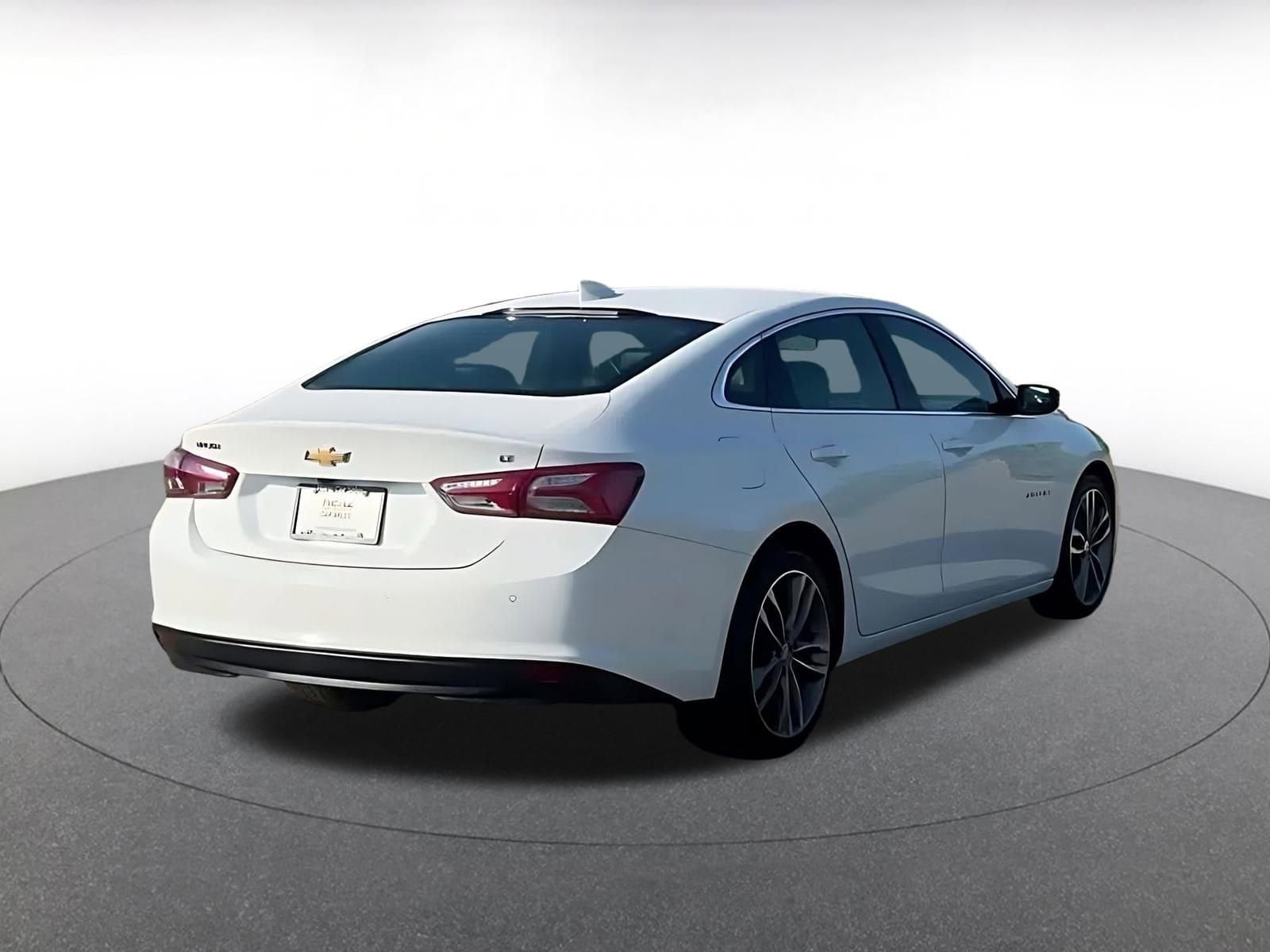 Thumbnail: 2024 Chevrolet Malibu - 14