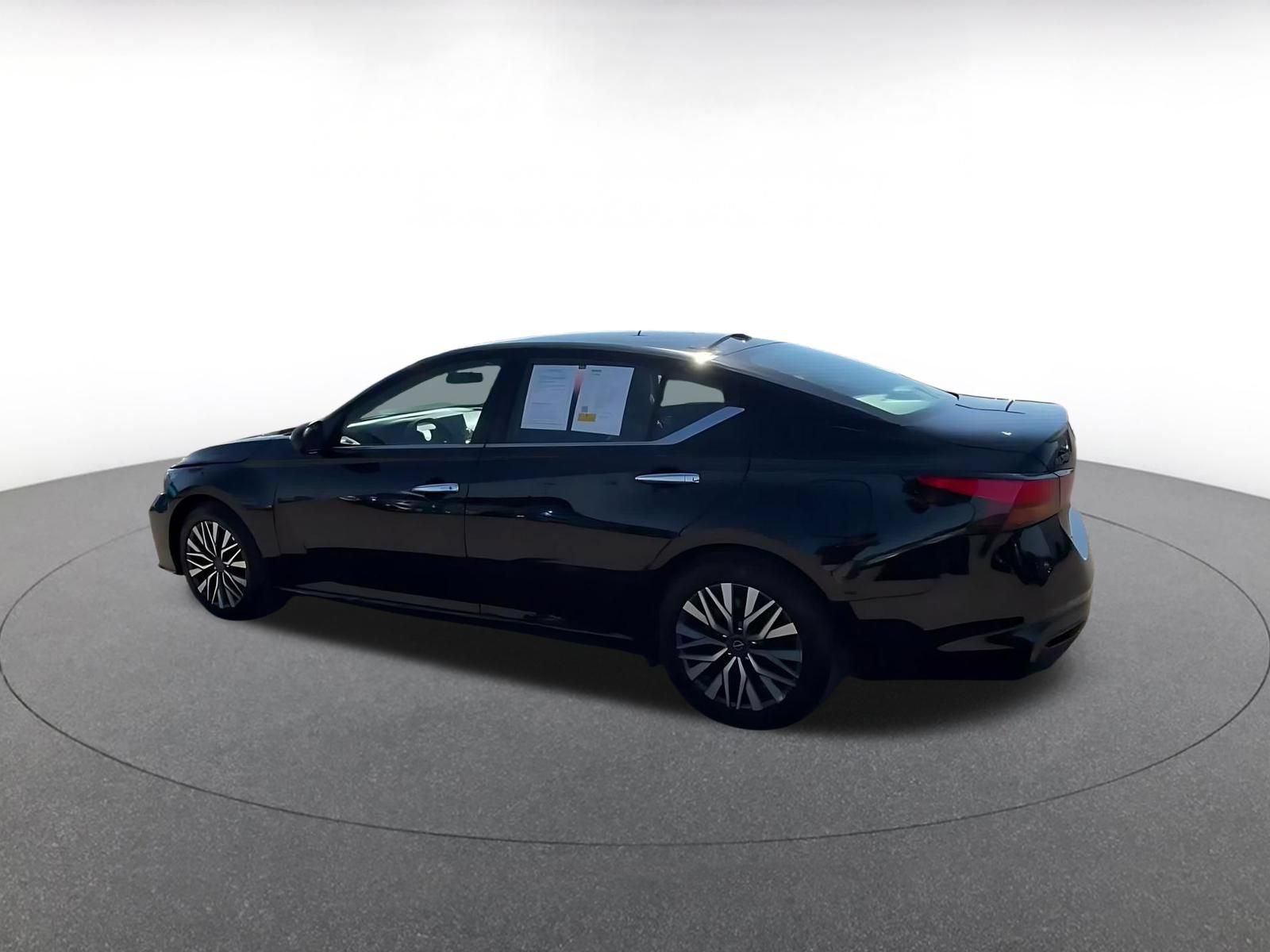 Thumbnail: 2025 Nissan Altima - 10