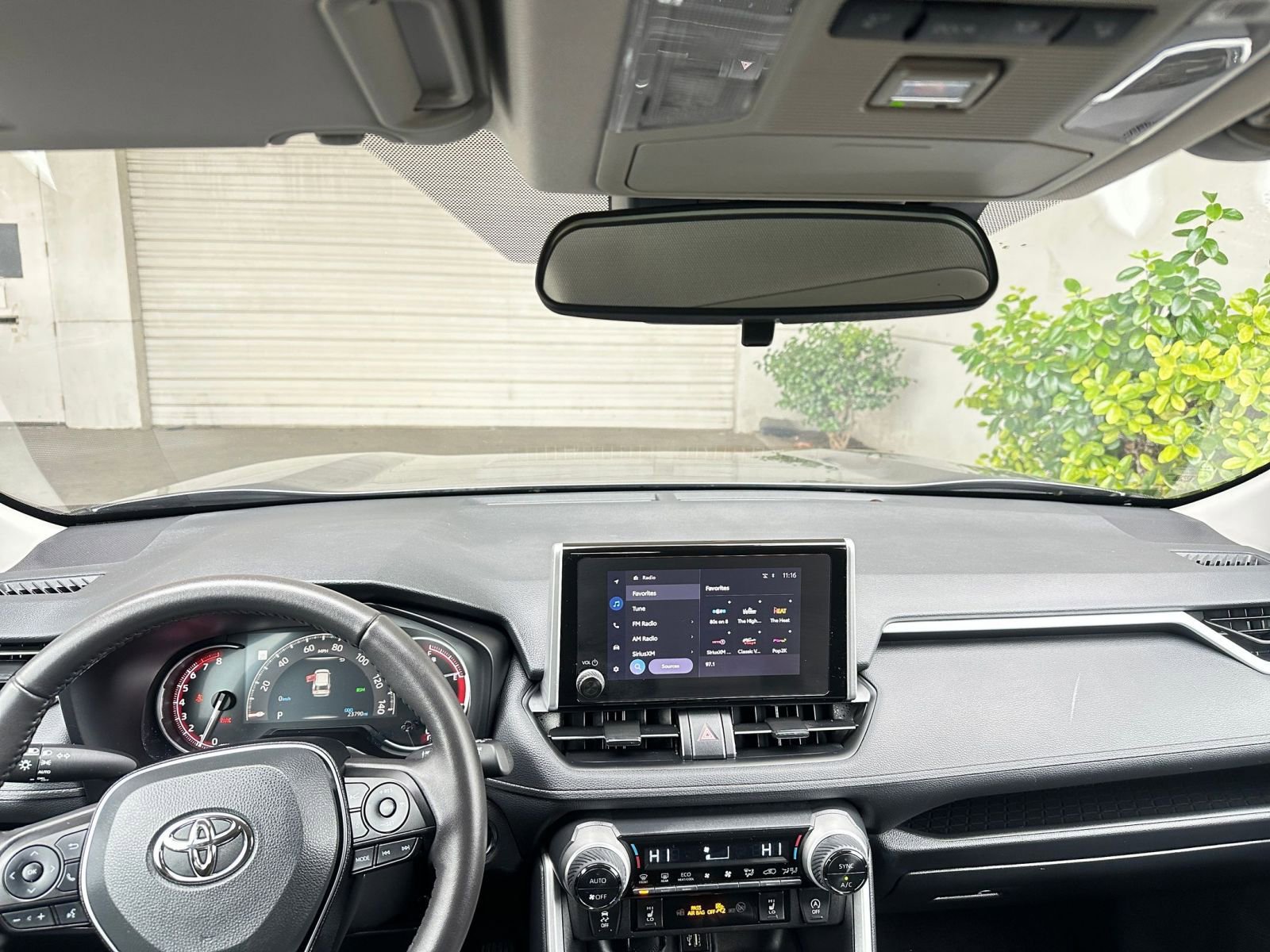 Thumbnail: 2025 Toyota RAV4 - 33