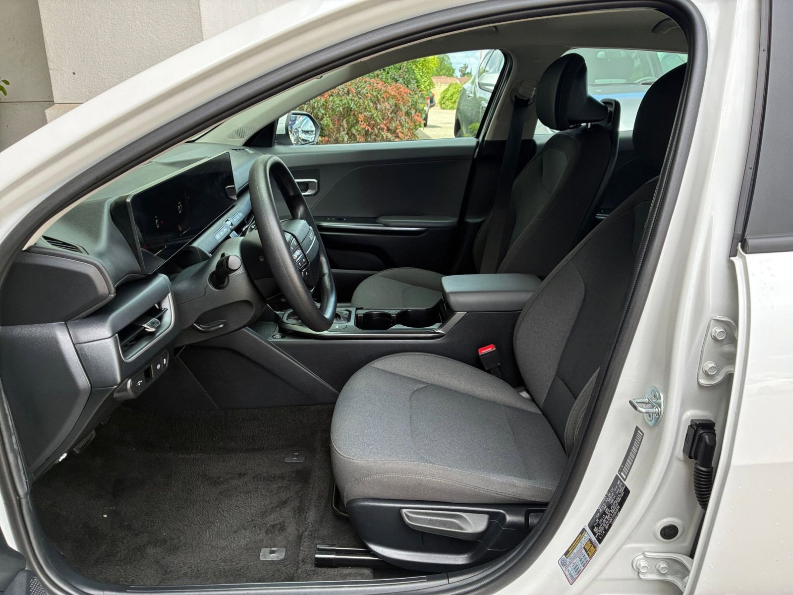 Thumbnail: 2025 Kia K4 - 27