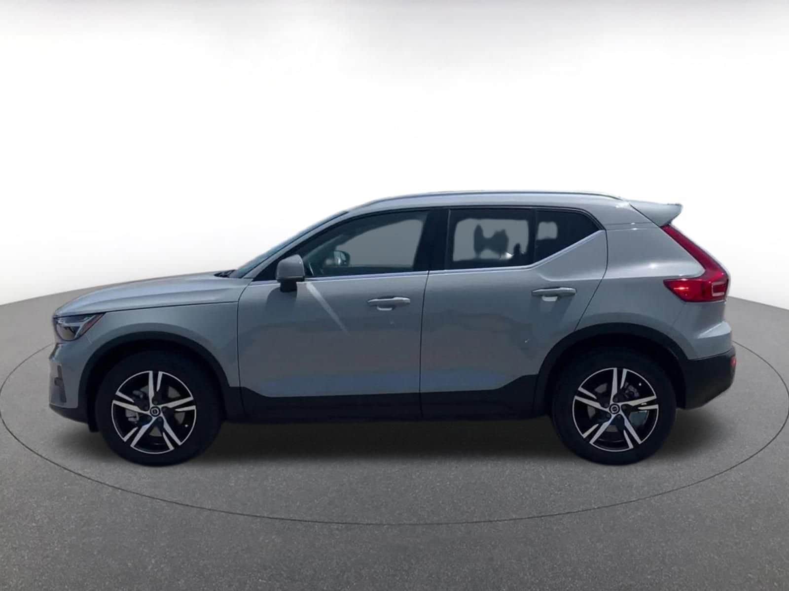 Thumbnail: 2024 Volvo XC40 - 8