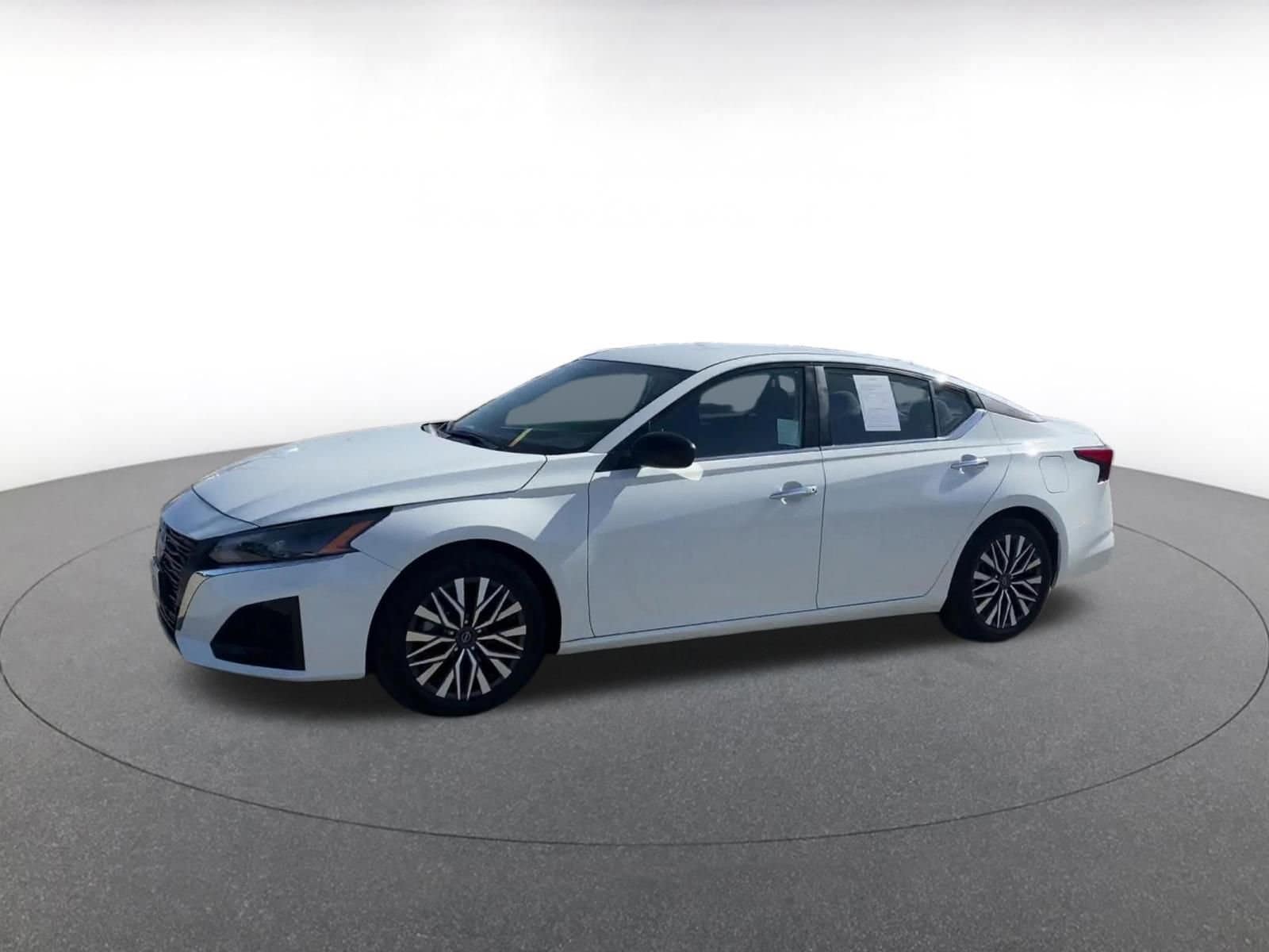 Thumbnail: 2025 Nissan Altima - 8