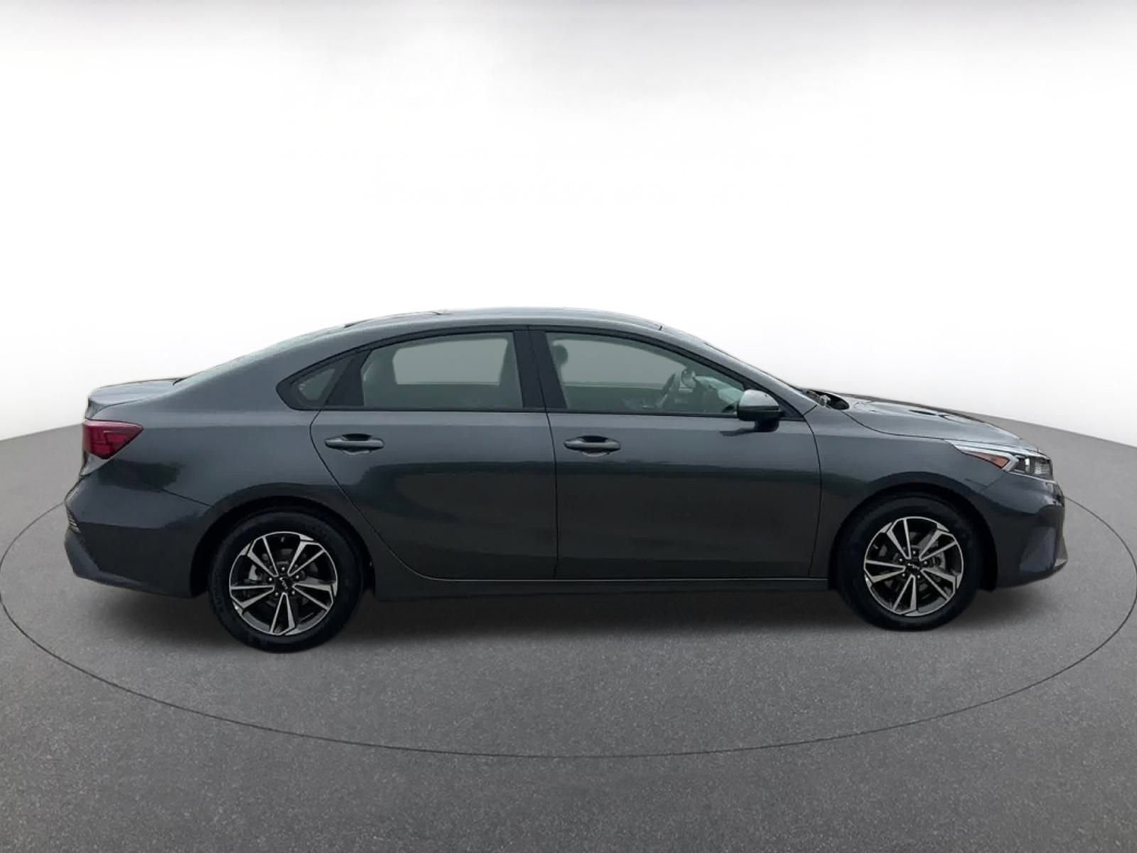 Thumbnail: 2024 Kia Forte - 16