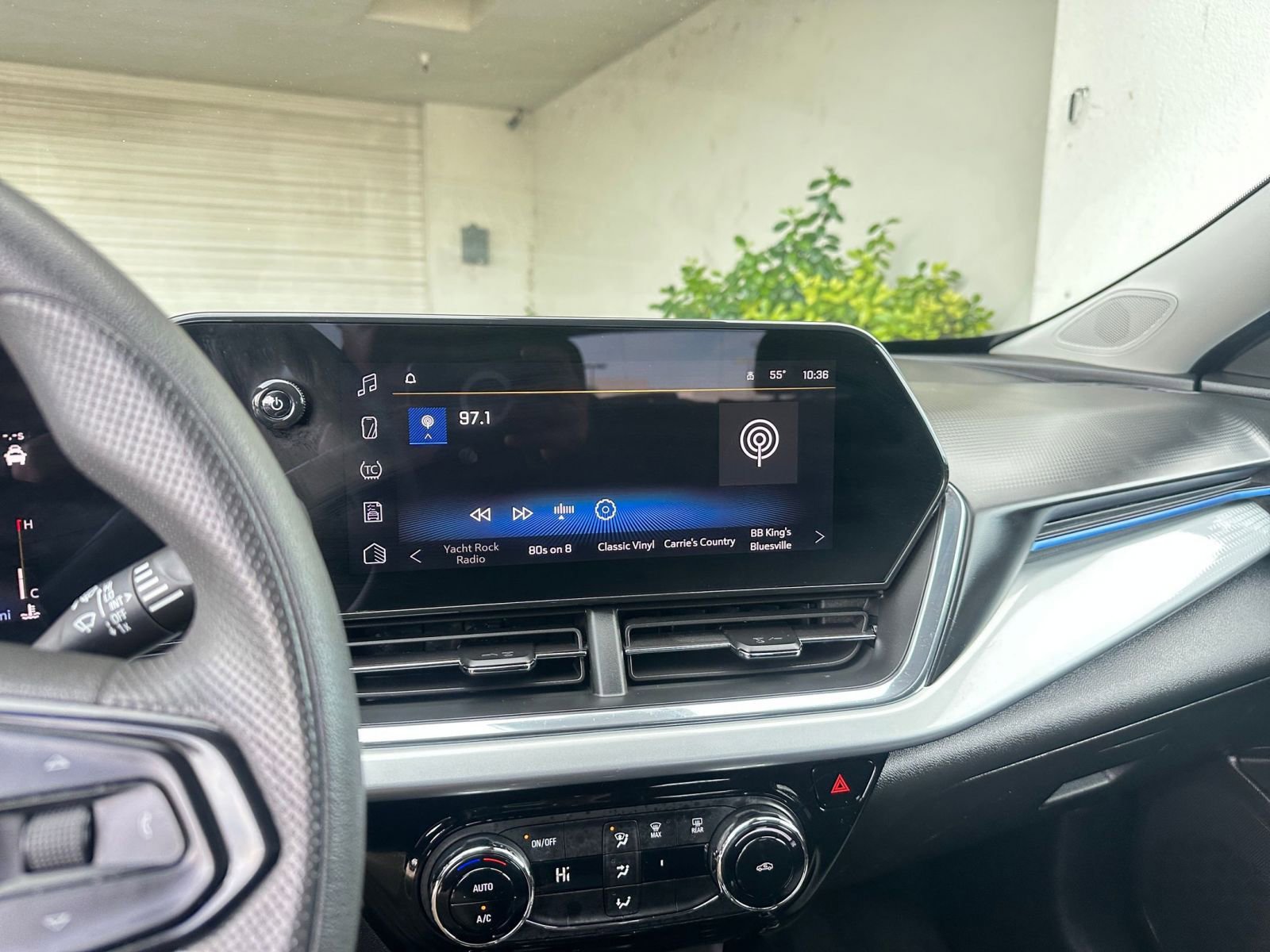 Thumbnail: 2025 Chevrolet Trax - 21