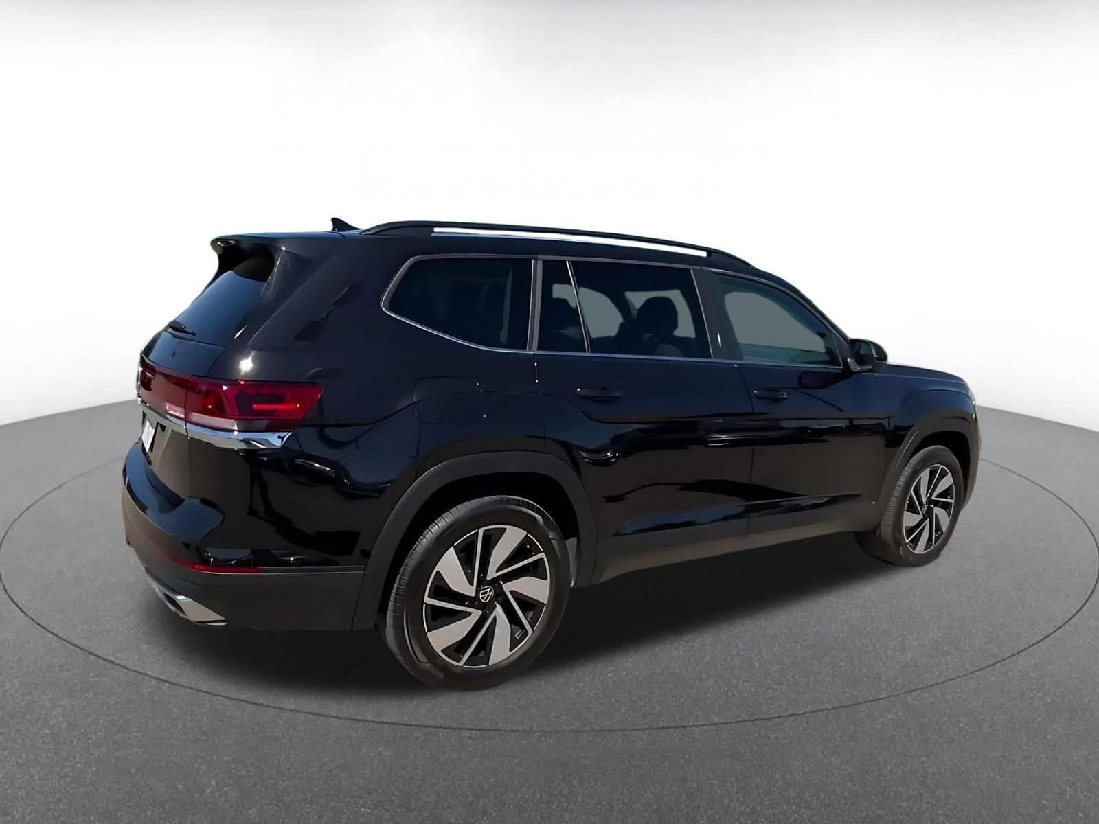 Thumbnail: 2026 Volkswagen Atlas - 14