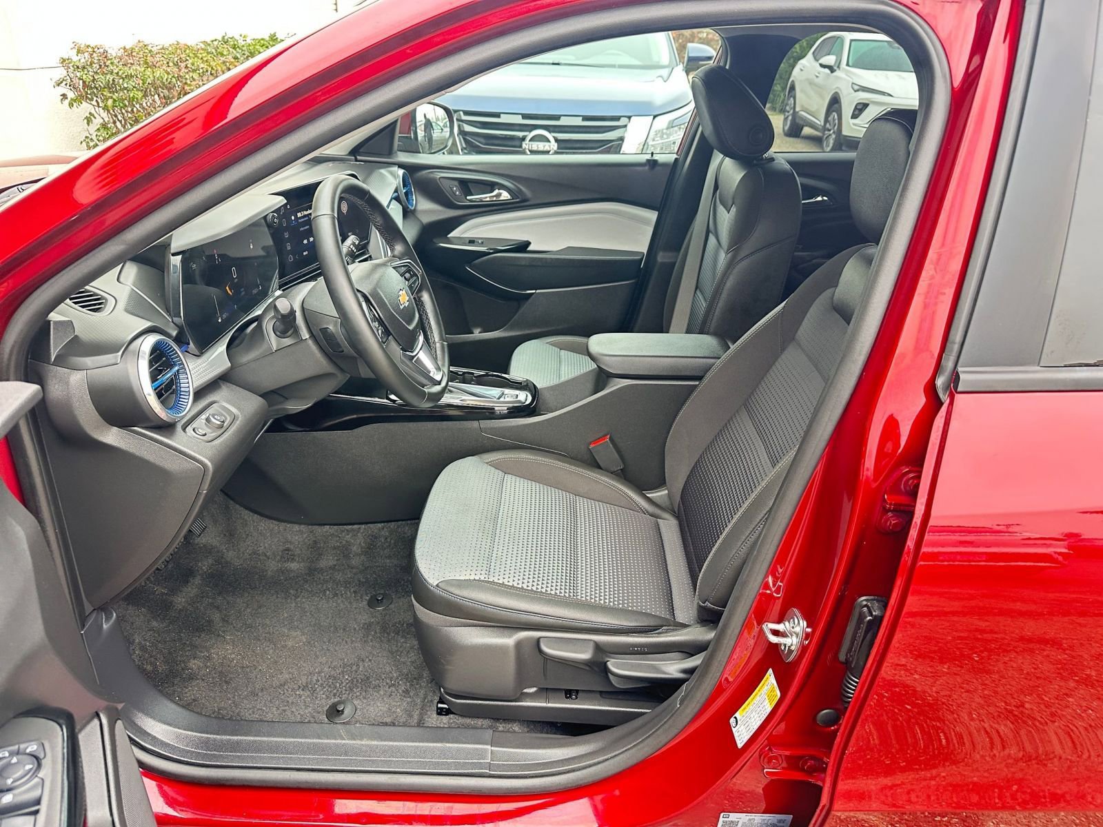 Thumbnail: 2025 Chevrolet Trax - 27