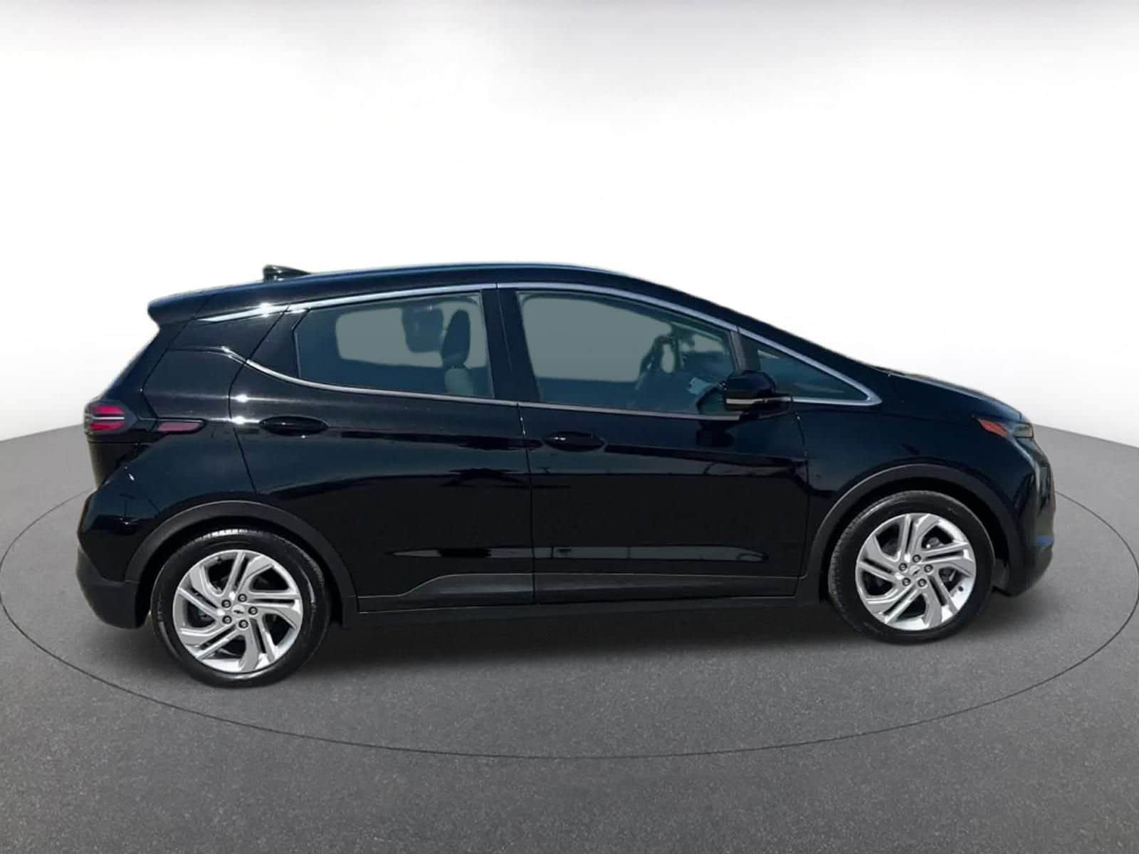 Thumbnail: 2023 Chevrolet Bolt EV - 16
