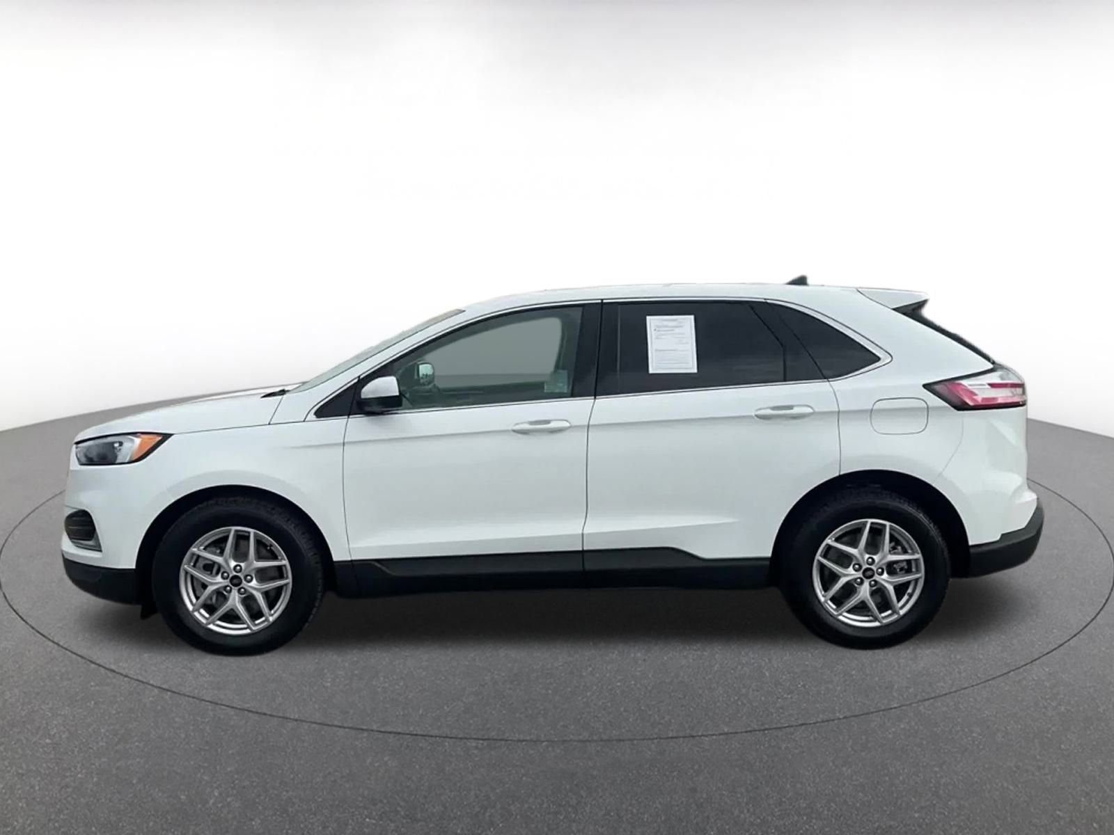 Thumbnail: 2023 Ford Edge - 9