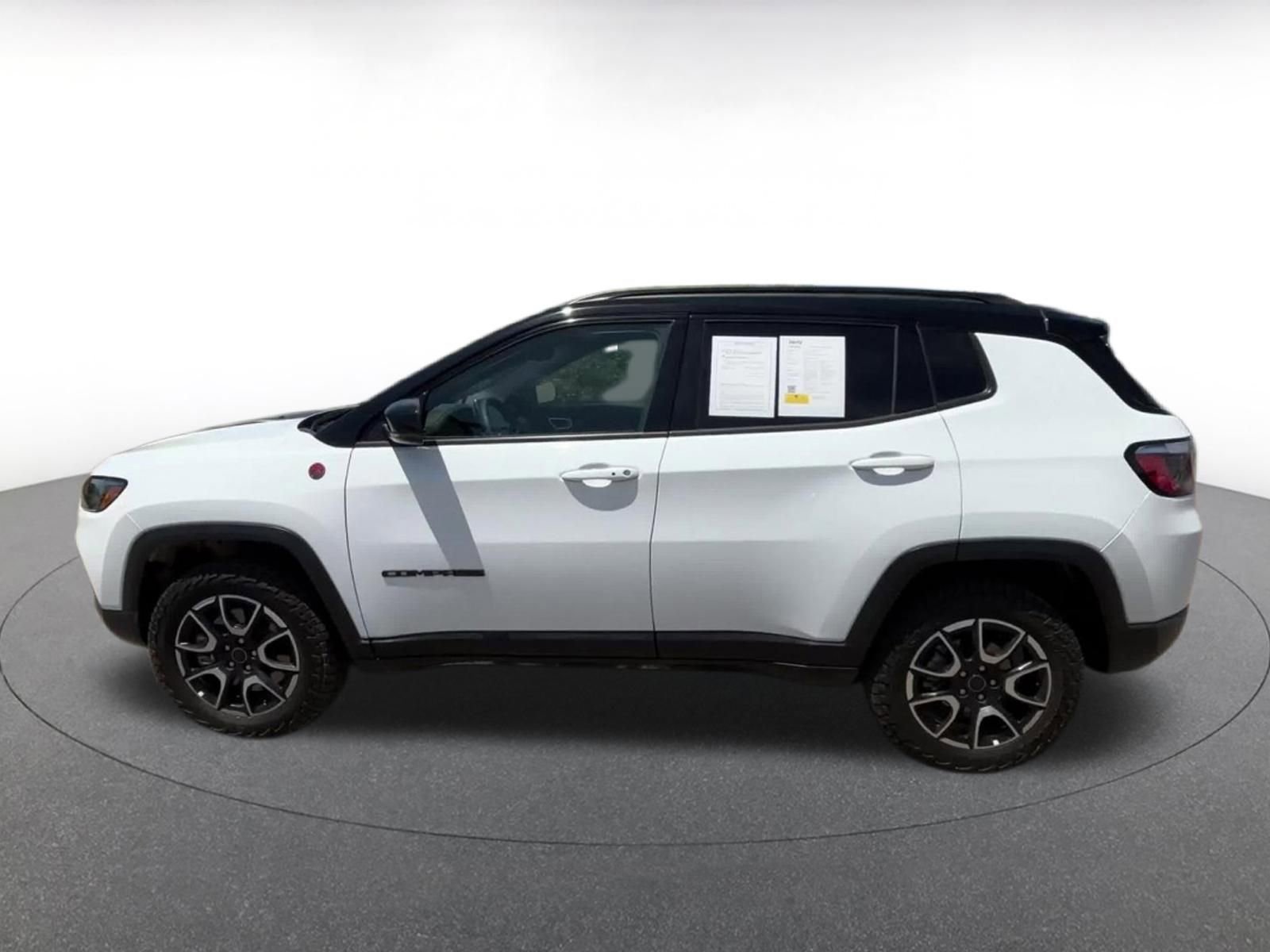Thumbnail: 2025 Jeep Compass - 9