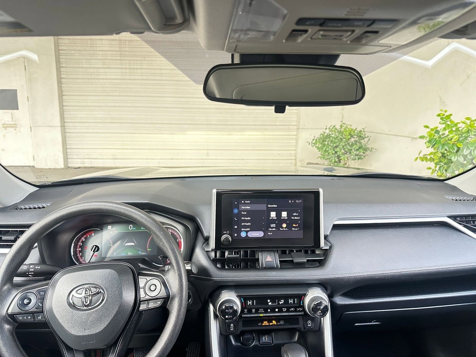 Thumbnail: 2025 Toyota RAV4 - 33