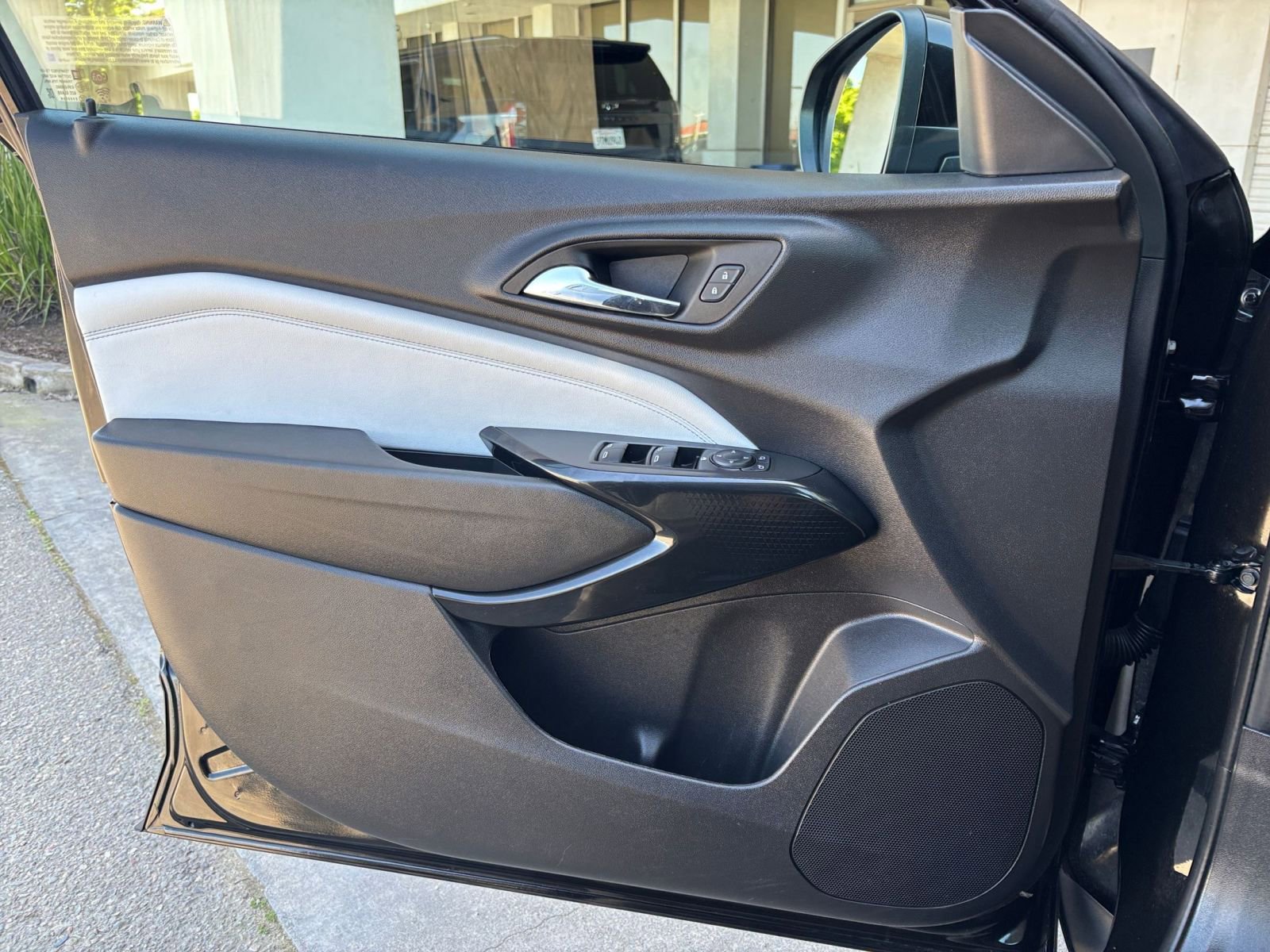 Thumbnail: 2025 Chevrolet Trax - 18