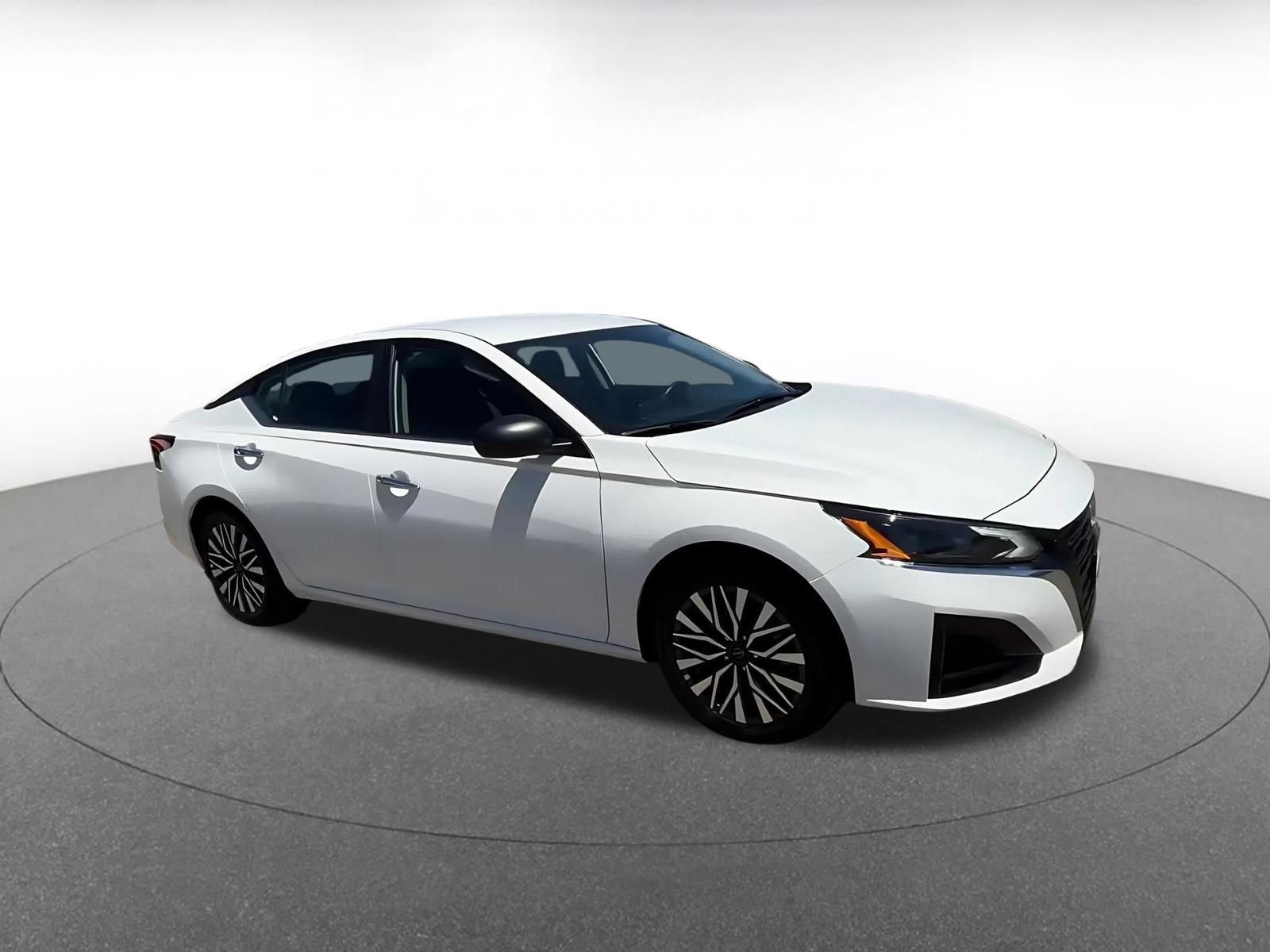 Thumbnail: 2025 Nissan Altima - 2
