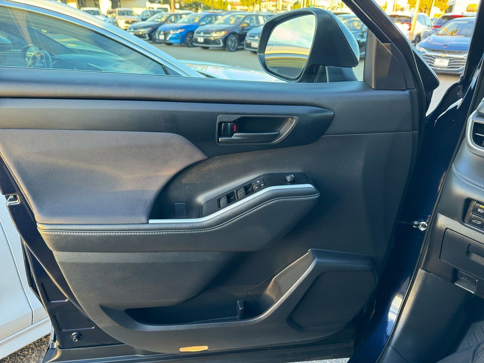 Thumbnail: 2025 Toyota Highlander - 20