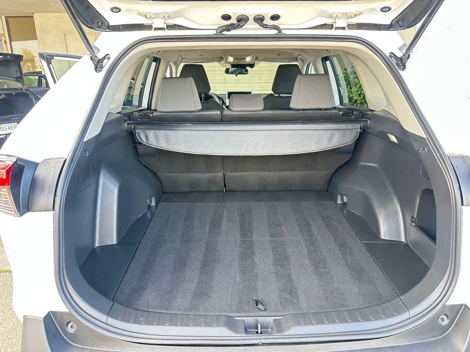 Thumbnail: 2025 Toyota RAV4 - 31