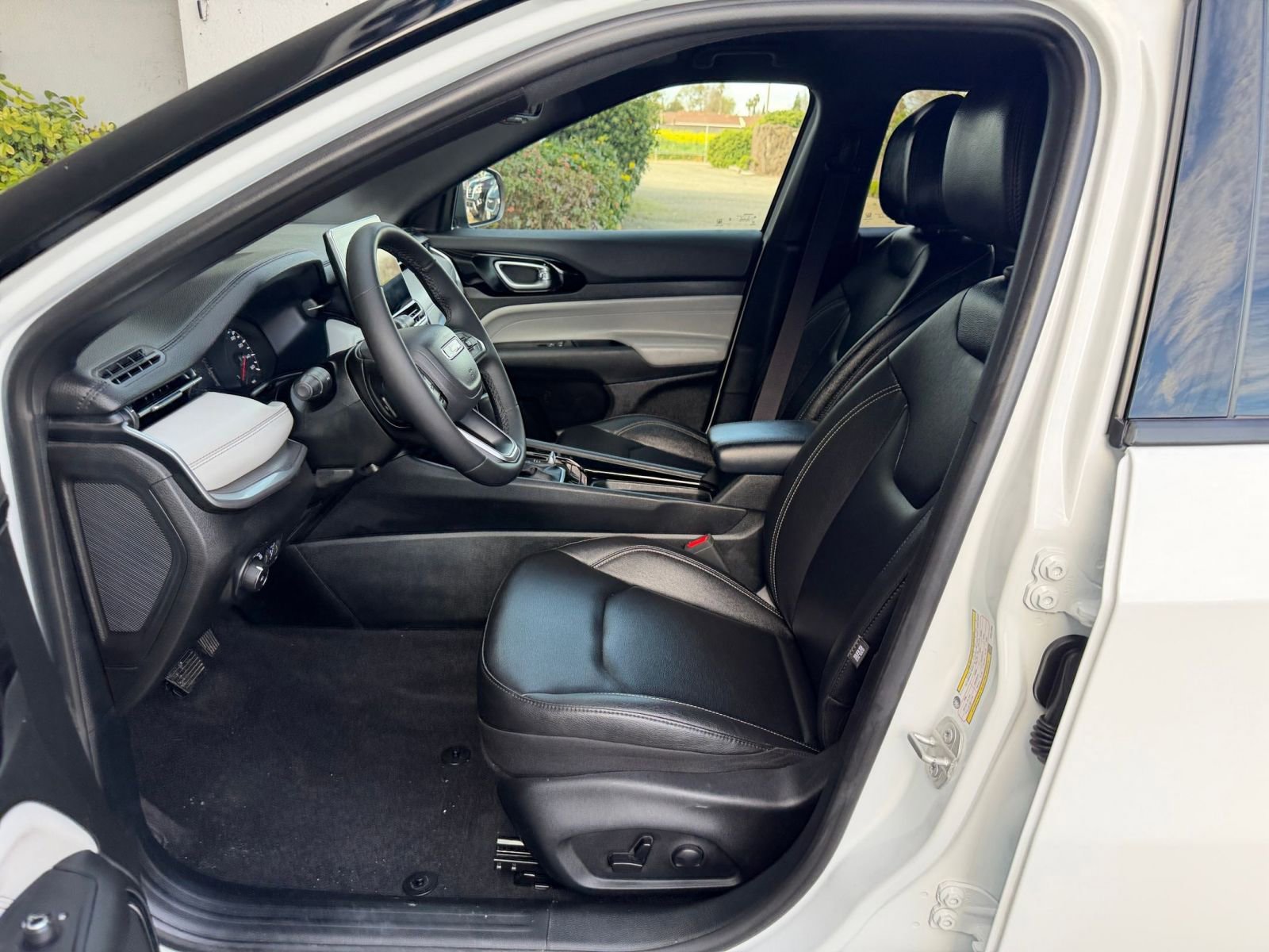 Thumbnail: 2025 Jeep Compass - 28