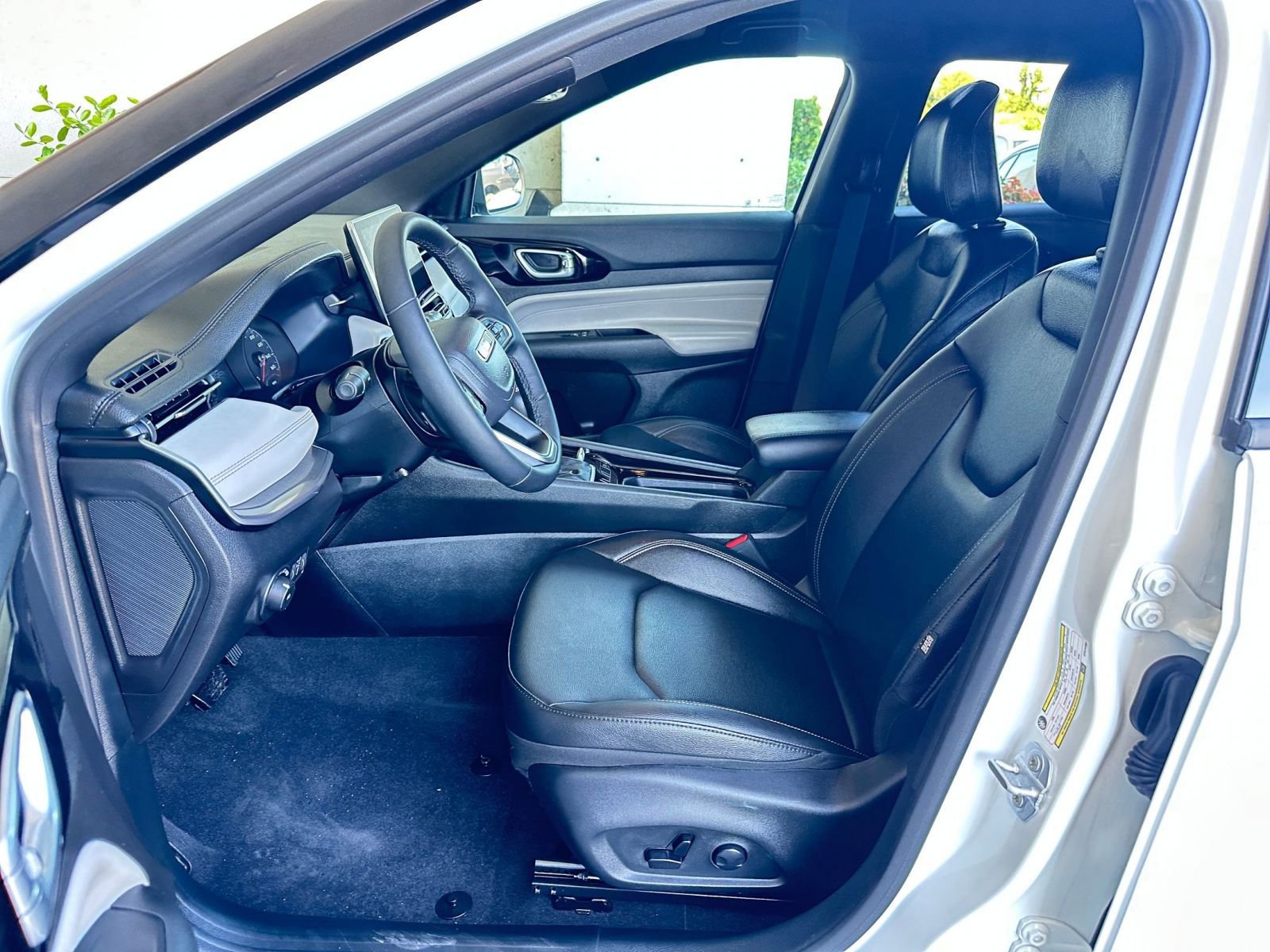 Thumbnail: 2025 Jeep Compass - 27