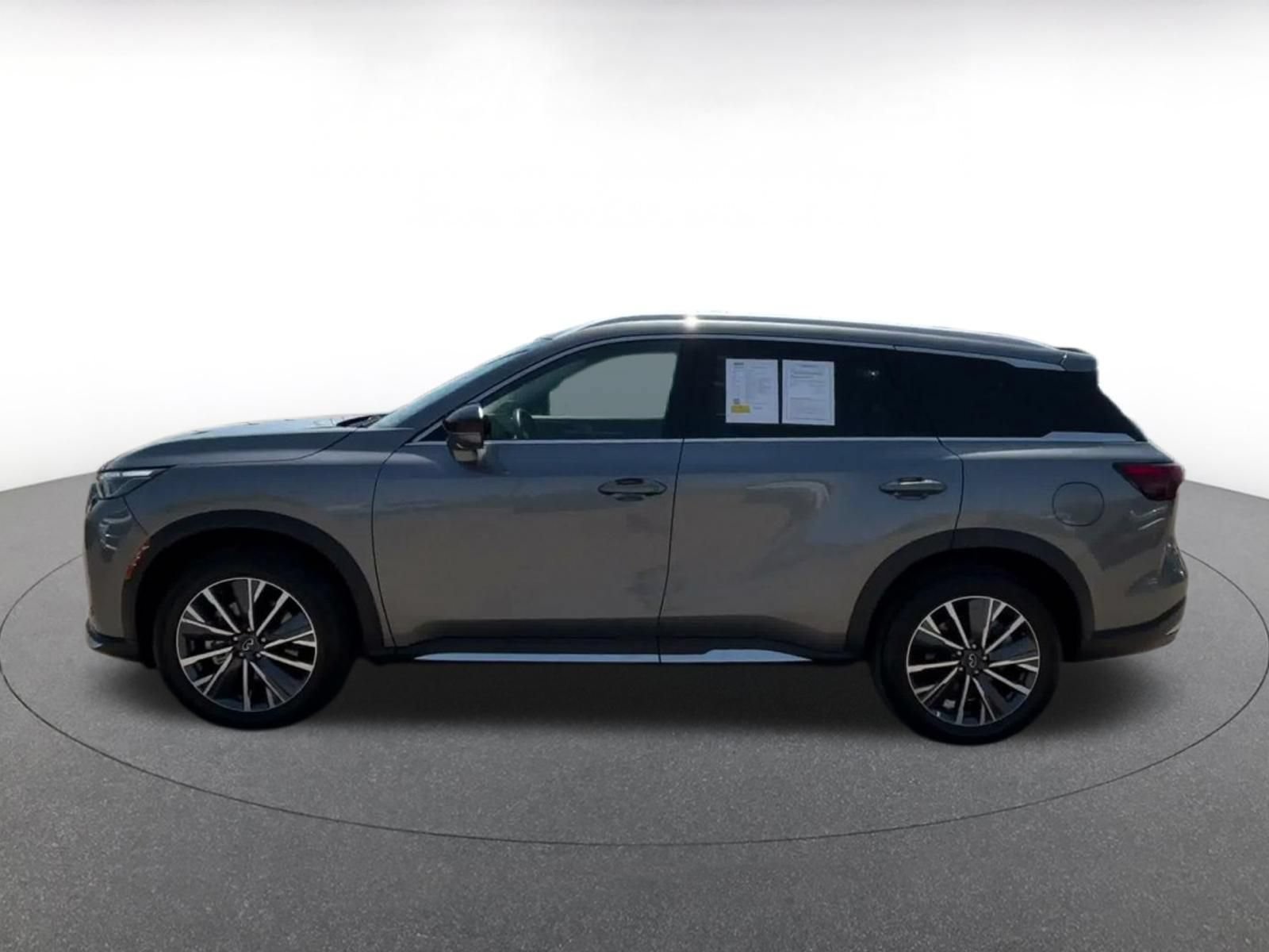 Thumbnail: 2026 INFINITI QX60 - 9
