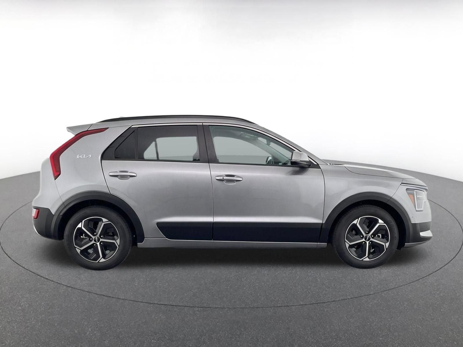 Thumbnail: 2026 Kia Niro - 10