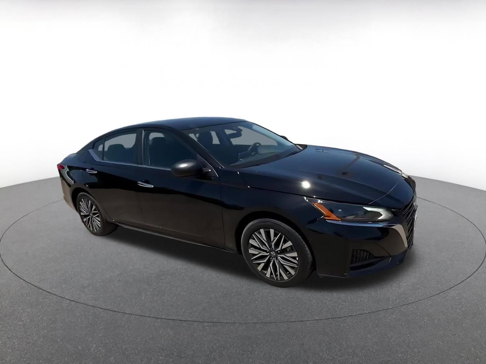 Thumbnail: 2025 Nissan Altima - 2