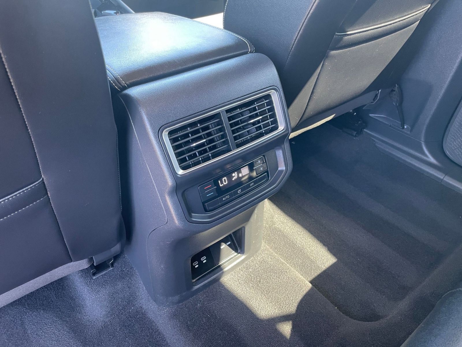 Thumbnail: 2025 Volkswagen Atlas - 24