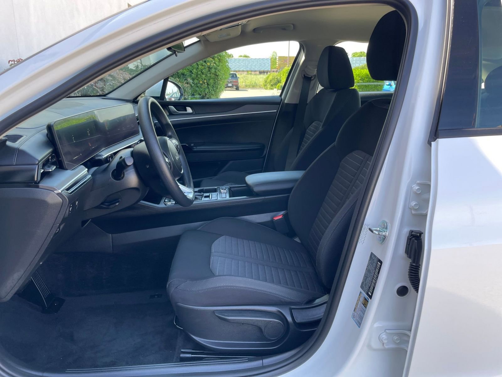 Thumbnail: 2025 Kia K5 - 27