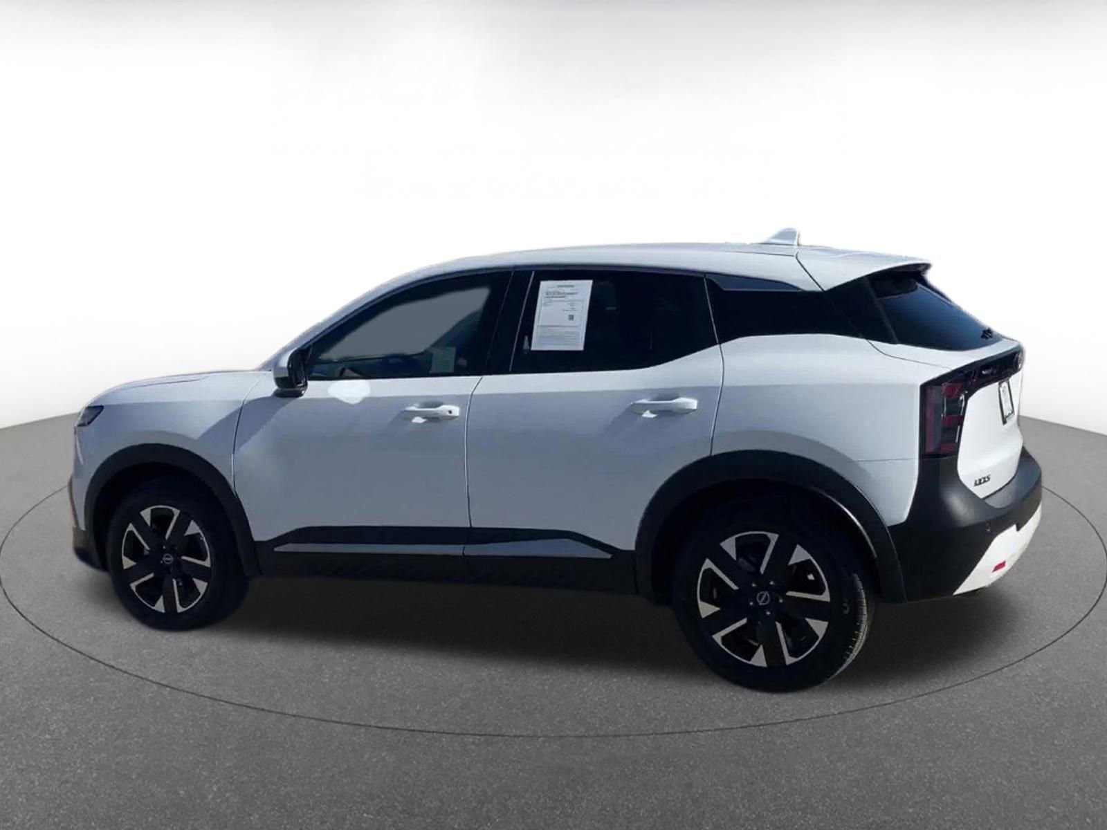 Thumbnail: 2025 Nissan Kicks - 9